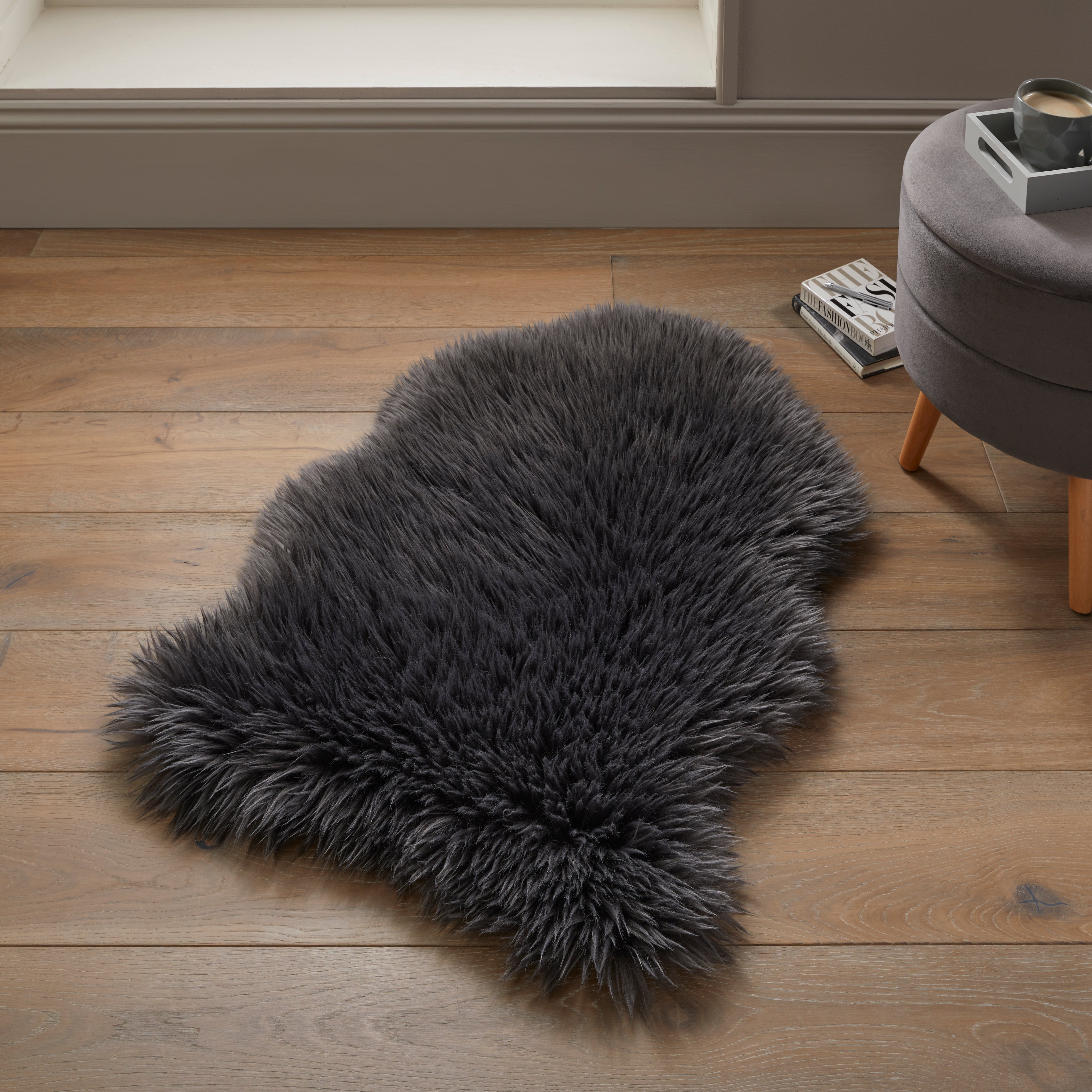 Luxe Single Pelt Faux Sheepskin Rug Luxe Charcoal