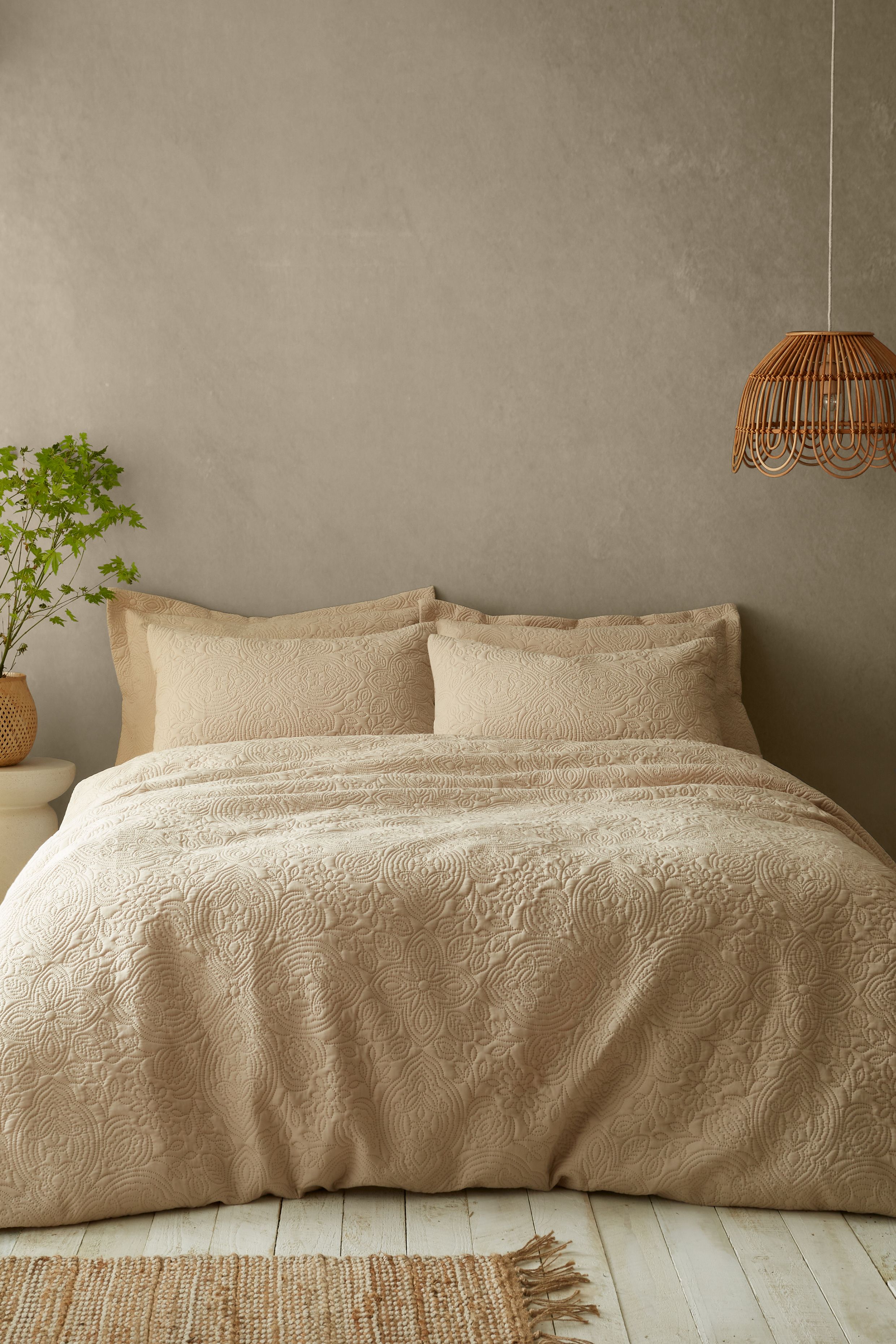 Pineapple Elephant 'Casablanca' Pinsonic Duvet Cover Set in Natural