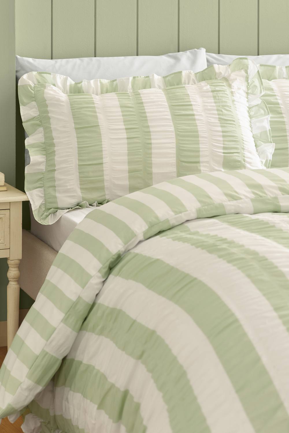 Catherine Lansfield 'Seersucker Frill Stripe' Duvet Cover Set in Green 3