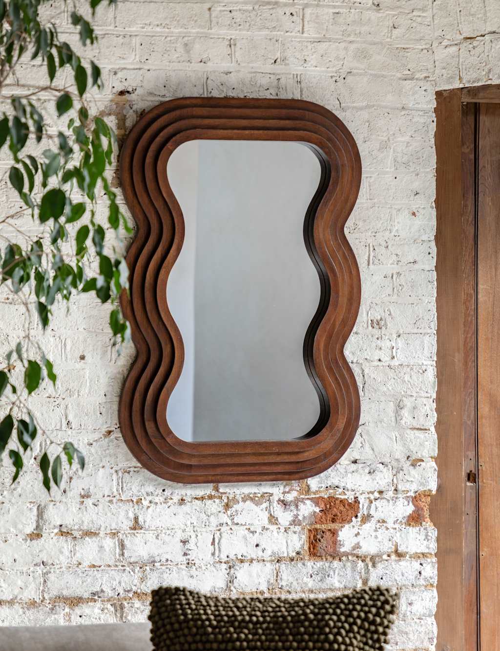 Gallery Home Hasker Wooden Medium Wavy Wall Mirror Brown