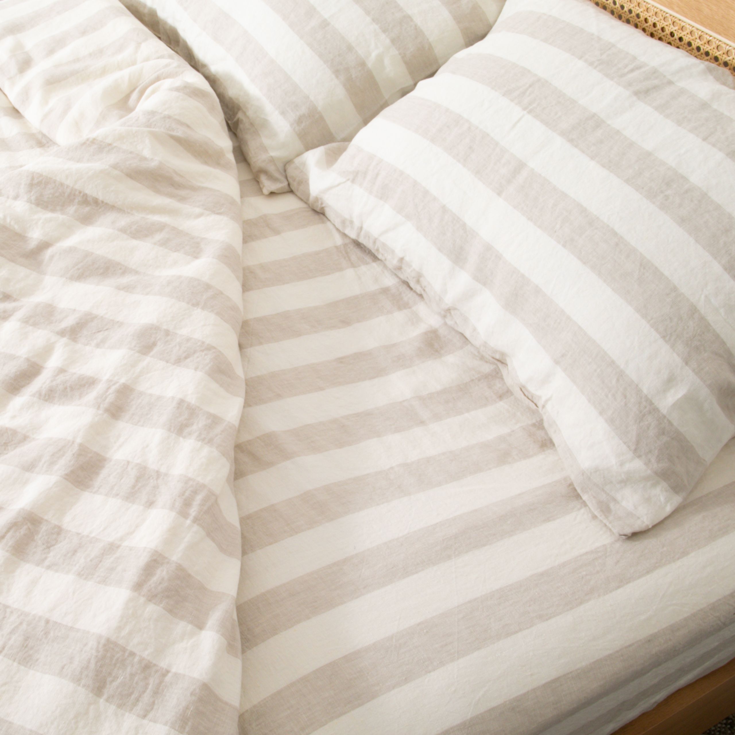 Native Natural Natural Stripes Double 100% Linen Fitted Sheet (140x190cm) in Off-White