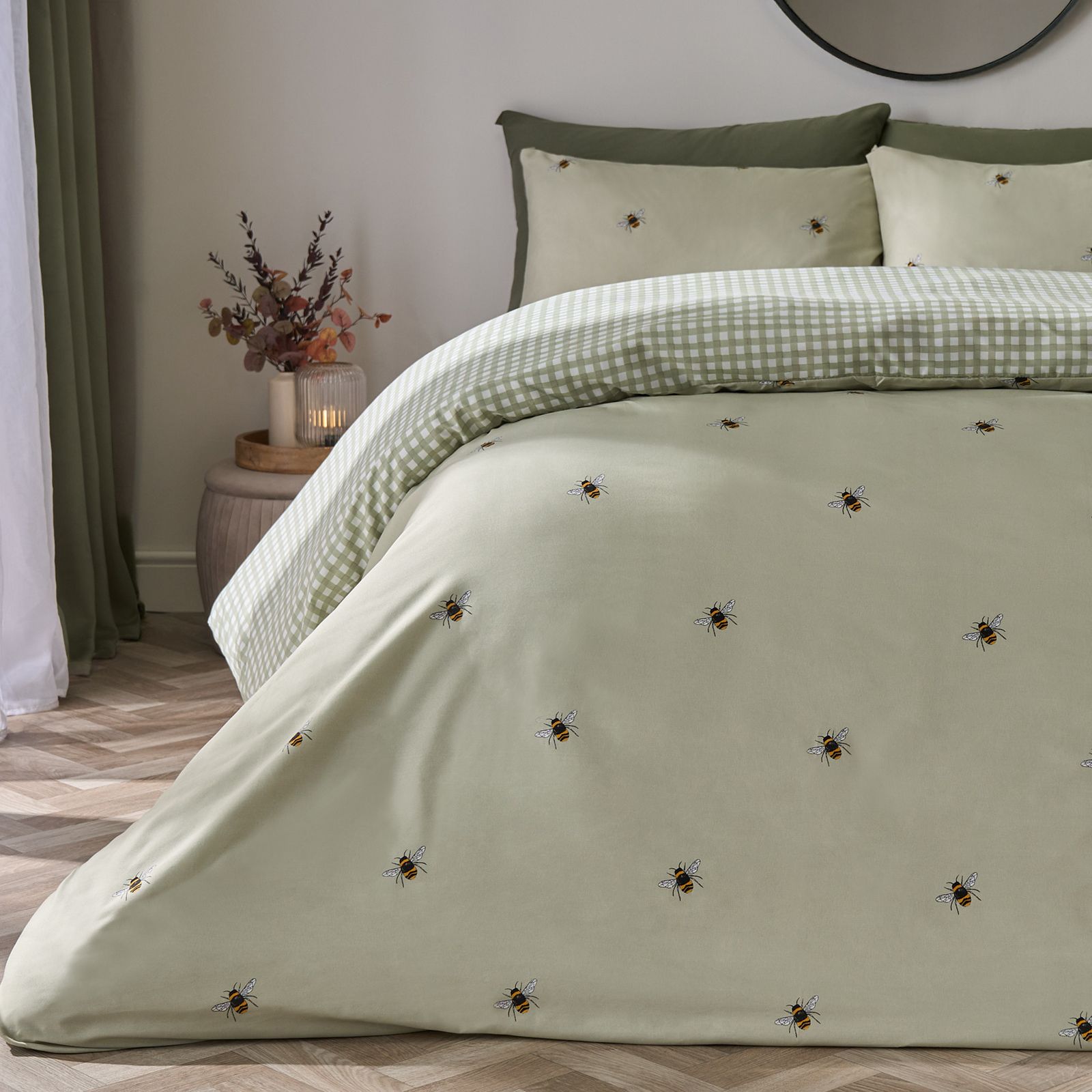 OHS Bee Gingham Reversible Bedding Set Duvet Cover with Pillowcase in Light Green