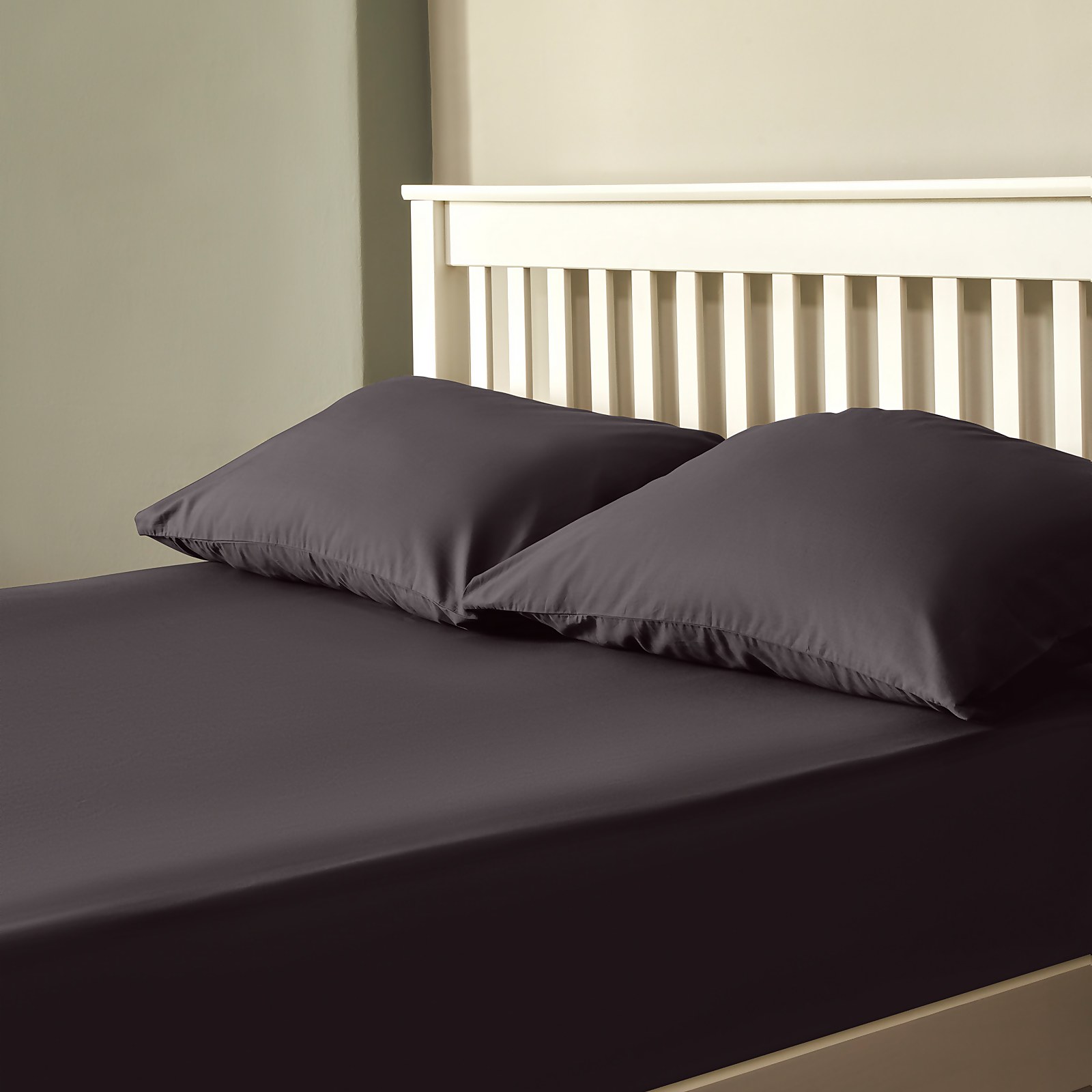 The Willow Manor 100% Cotton Percale King Fitted Sheet - Graphite