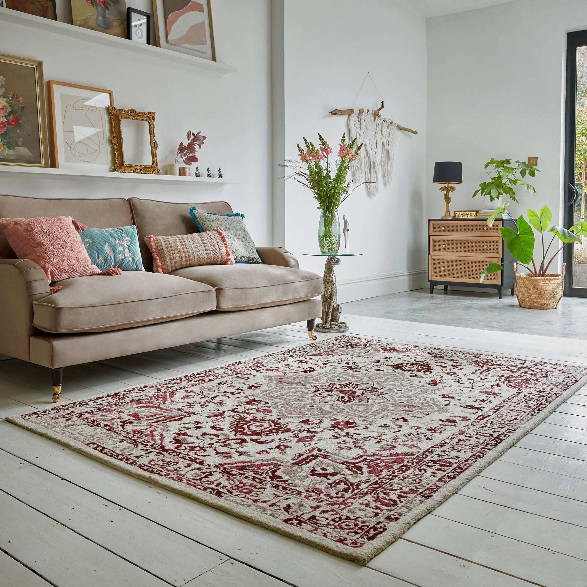 Tara Traditional Wool Rug Purple