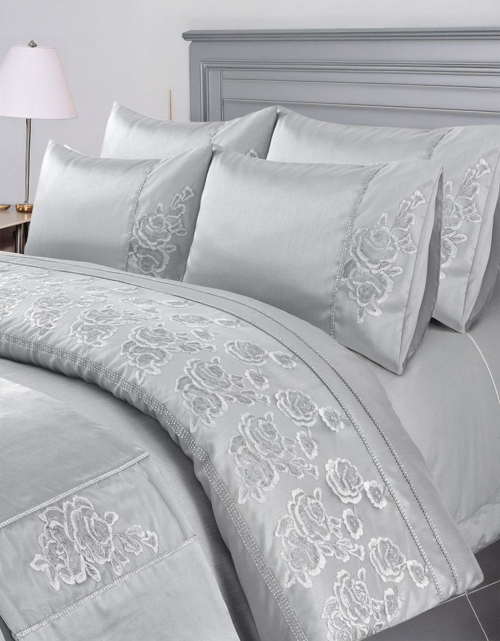 Snug City Duvet Cover & Pillowcase Set Embroided Luxury Design Polyester Linen in Silver