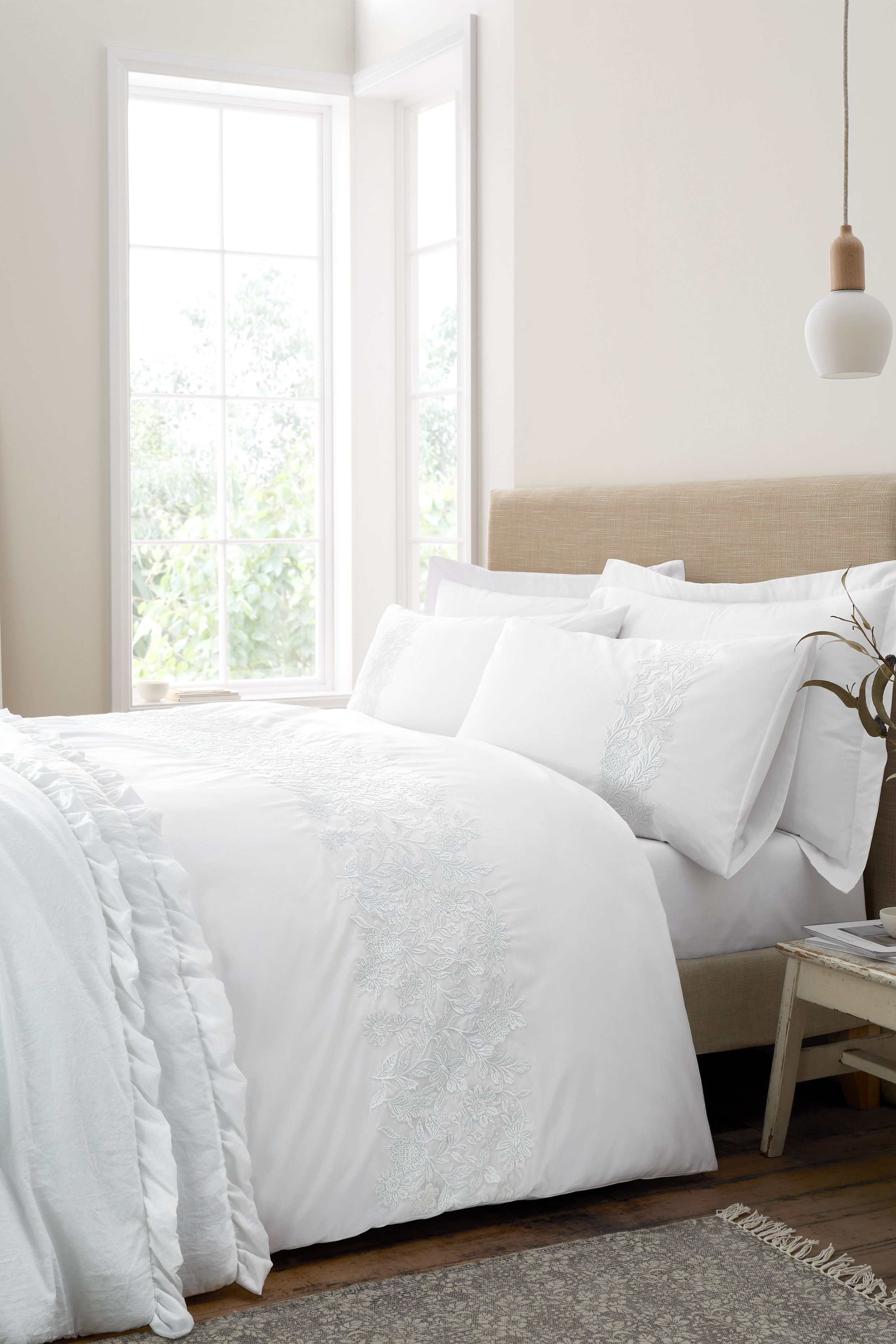 Bianca 'Embroidery Floral' 200 Thread Count Cotton Duvet Cover Set in White