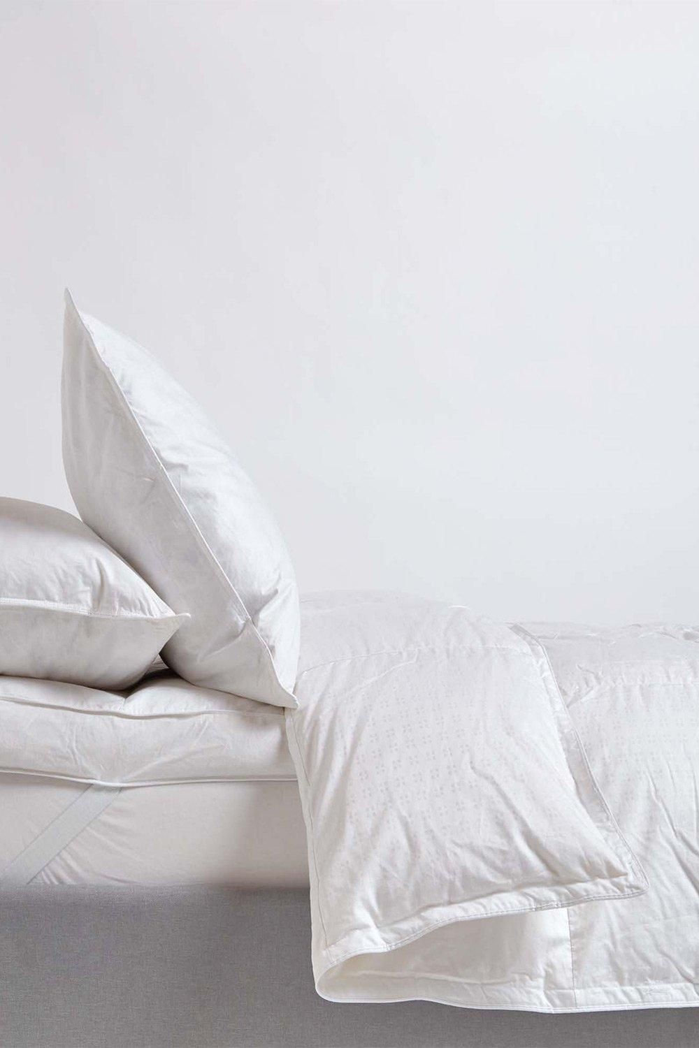 Homescapes Premium White Goose Down 4.5 Tog Summer Duvet 3