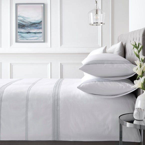 Appletree Boutique Embroidered Band 200 Thread Count 100% Cotton Duvet Cover & Pillowcase Set