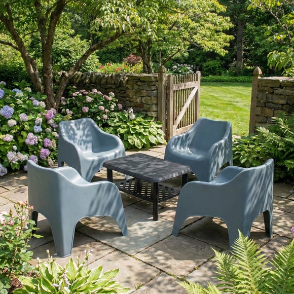 Clara Coffee Table with 4 Vernelle Relax Chairs