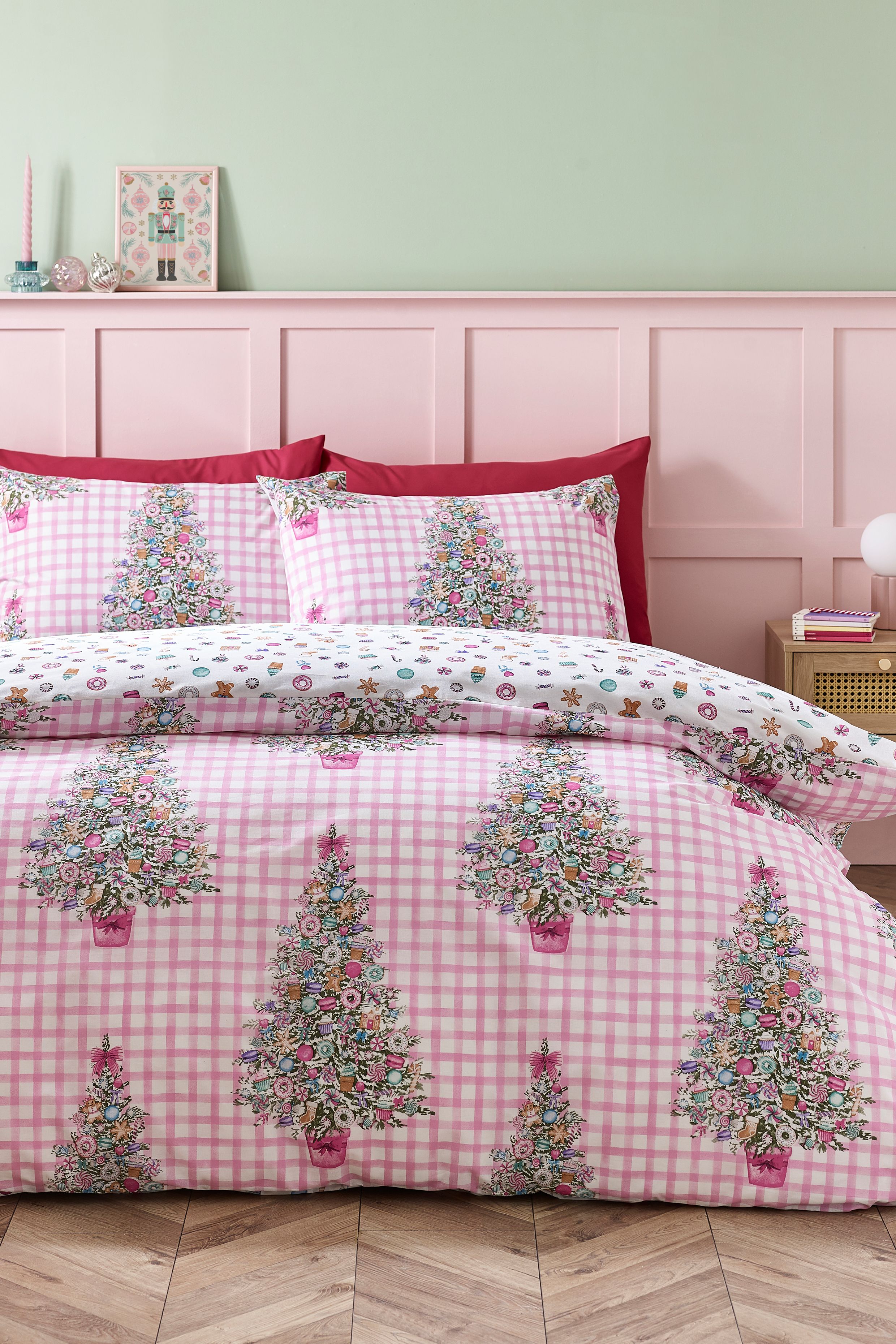 Catherine Lansfield 'Christmas Sweets & Treats' Reversible Duvet Cover Set in Pink