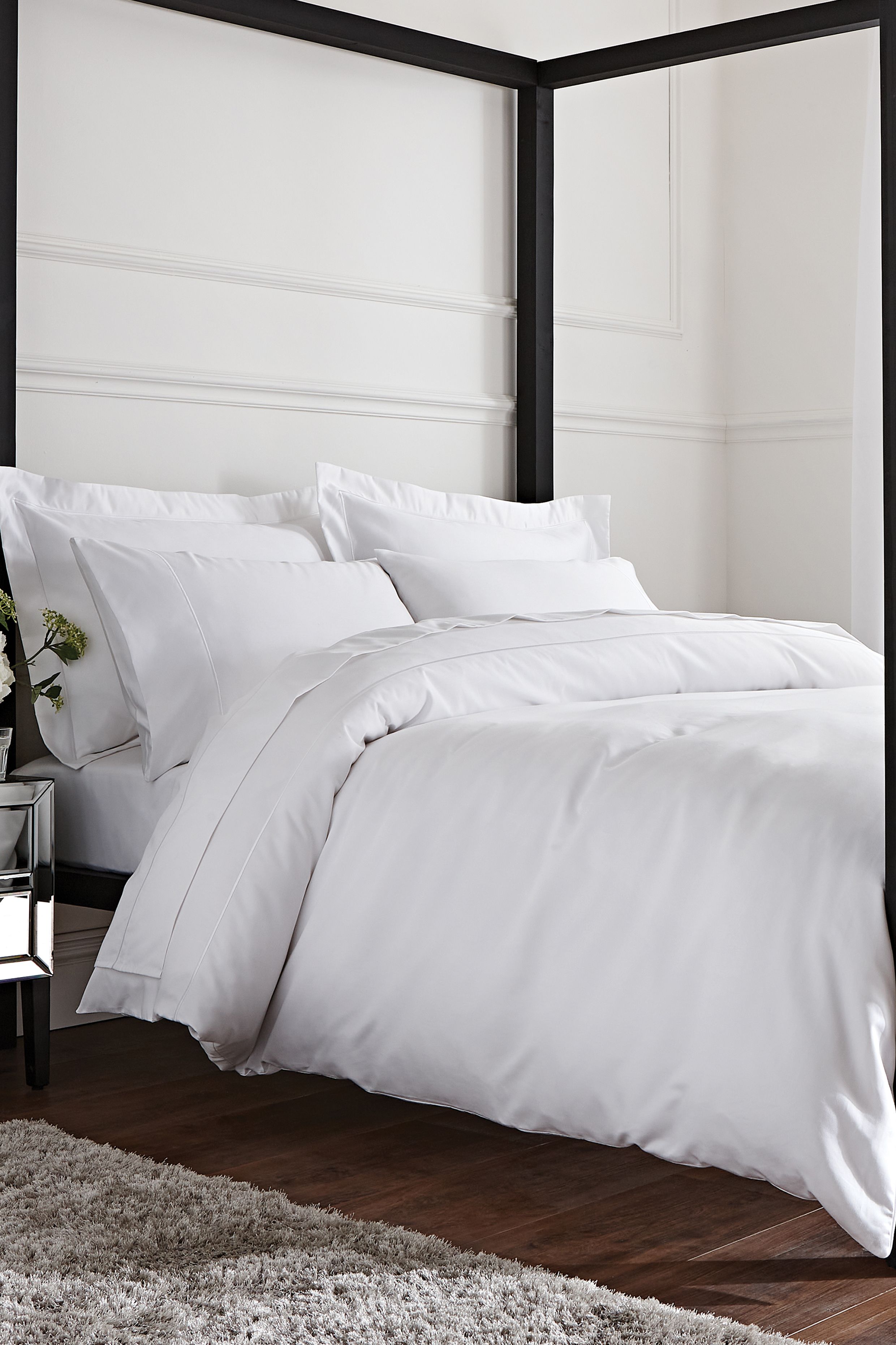 Bianca Luxury 800 Thread Count Cotton Sateen Duvet Cover Set in White