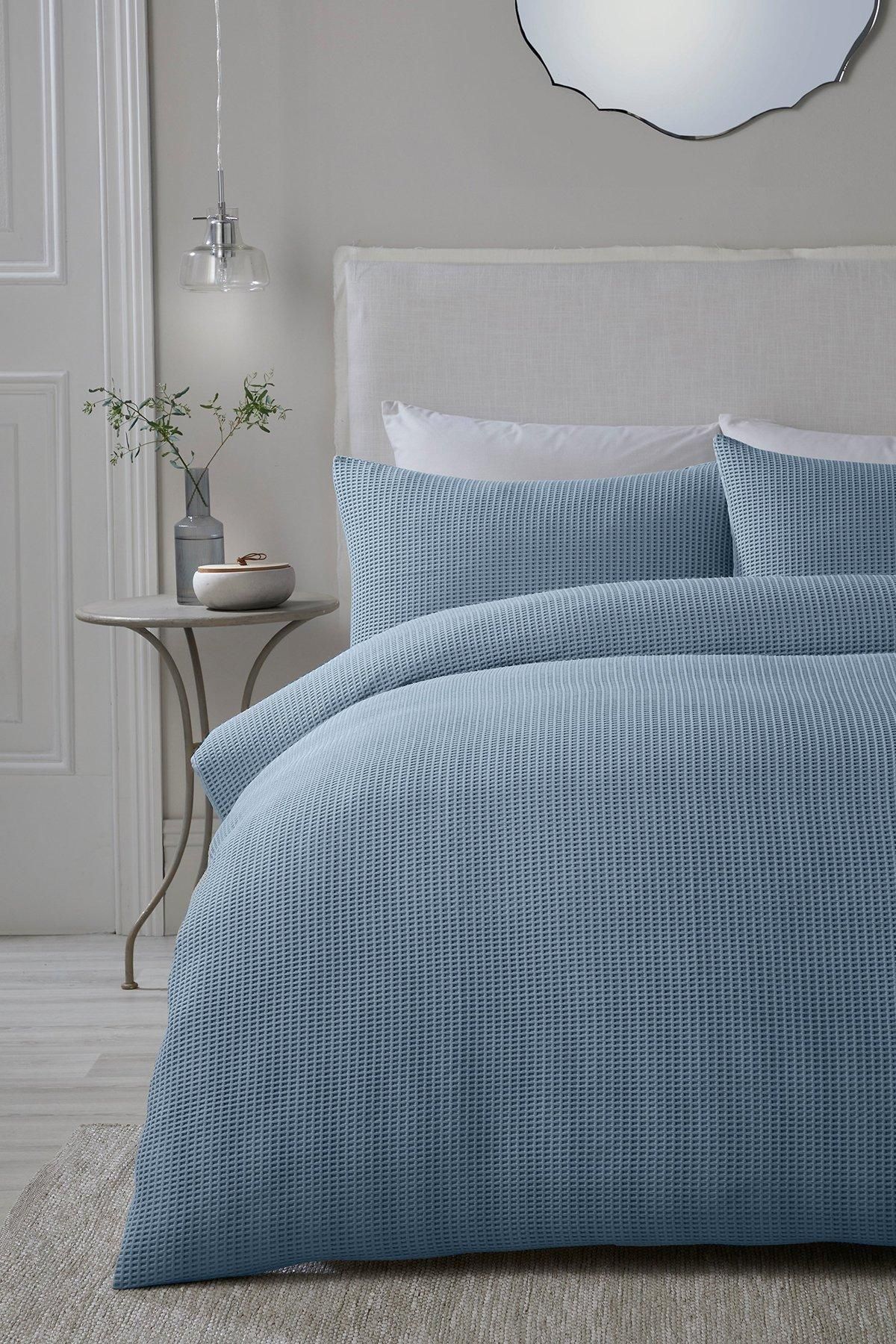 Serene 'Lindly' Waffle Duvet Cover Set in Blue