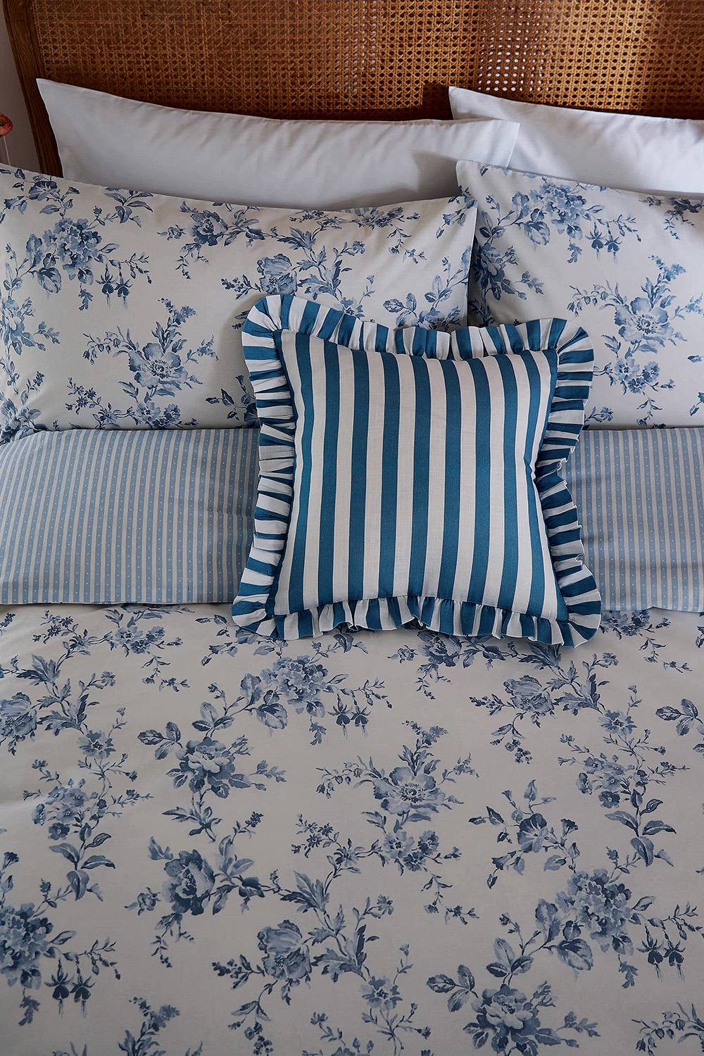 Helena Springfield 'Hedgerow' Cotton Duvet Cover Set in Blue 4