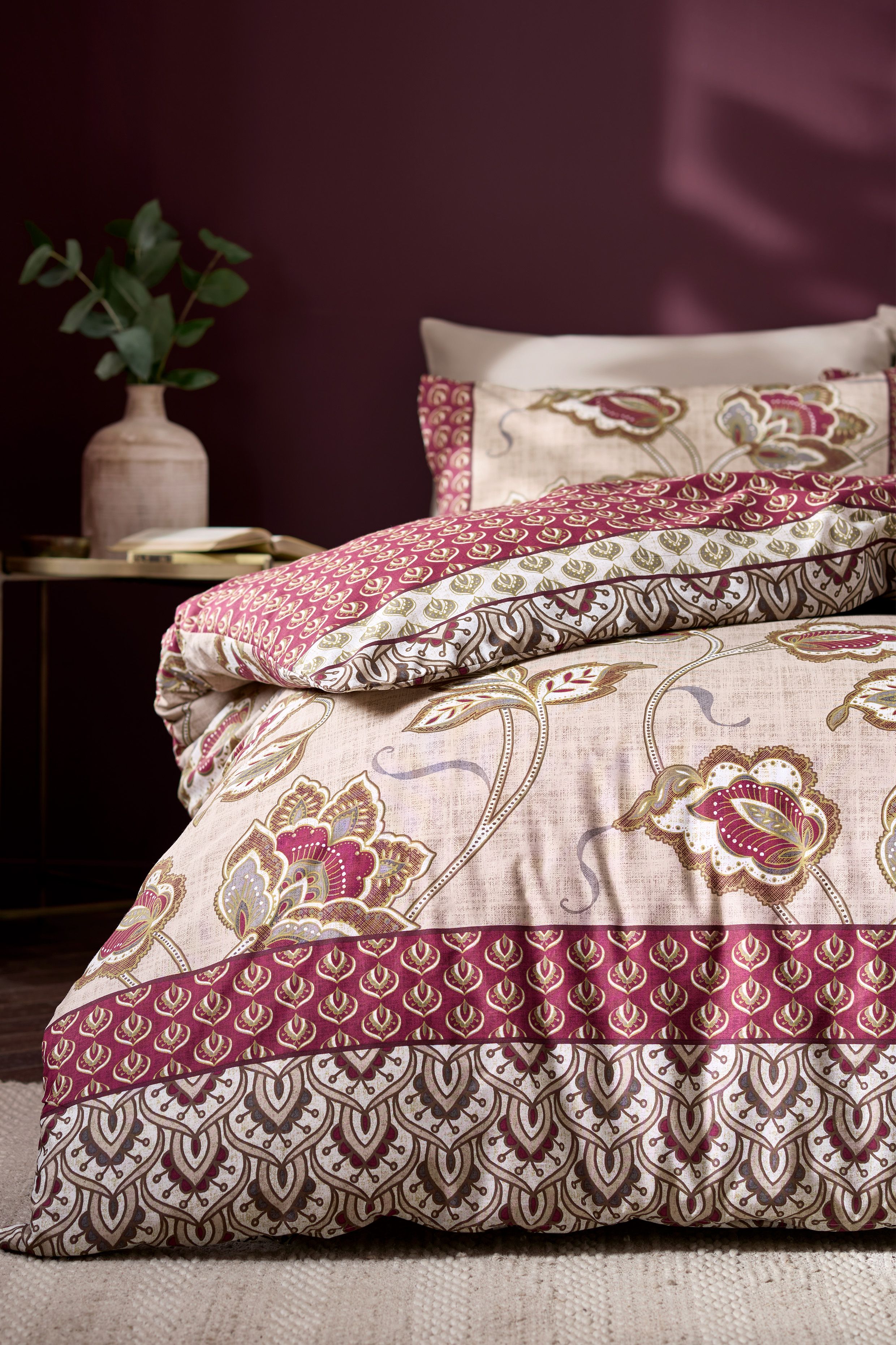 Catherine Lansfield Kashmir Paisley Duvet Set in Nude 4