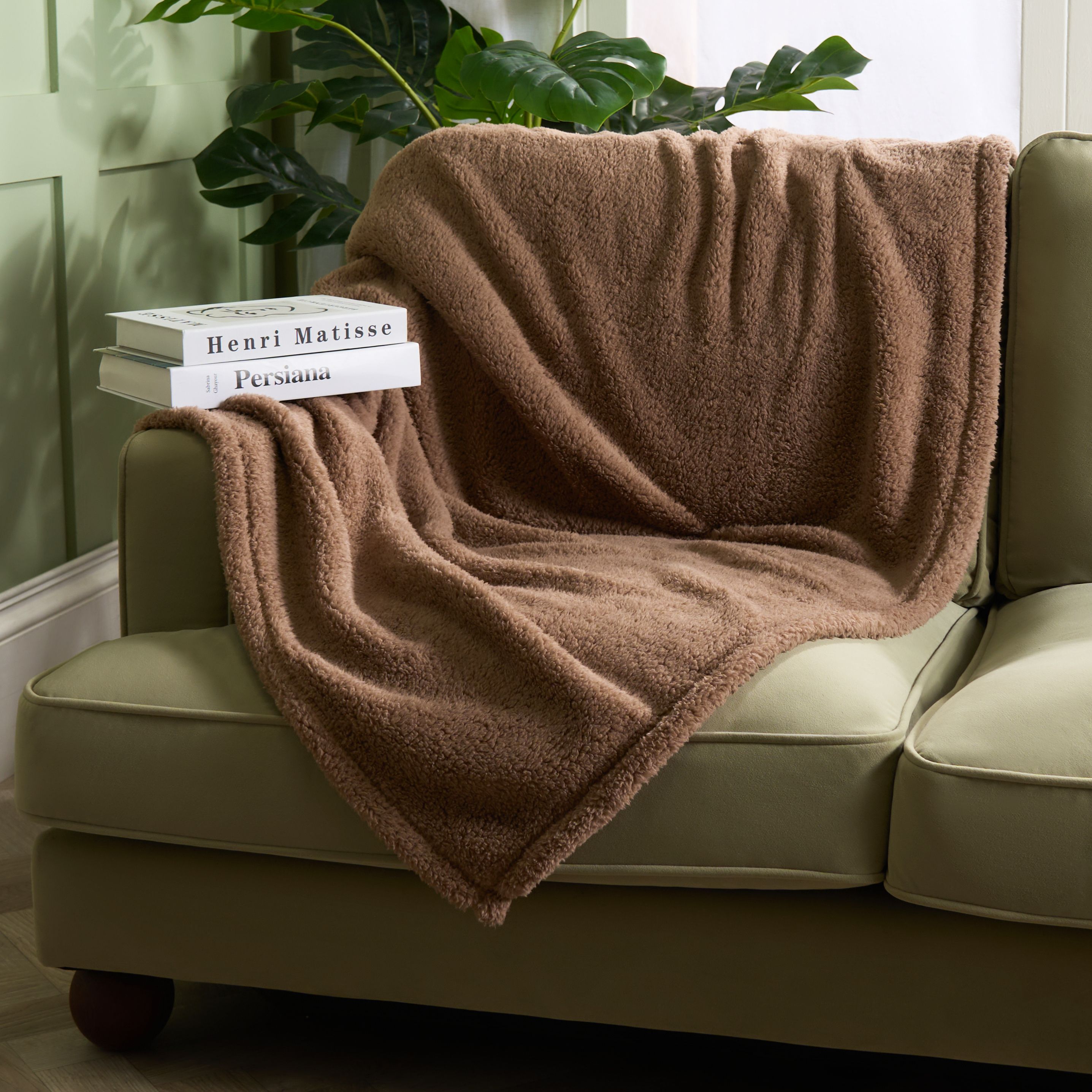 OHS Large Teddy Fleece Throw Blanket in Light Brown