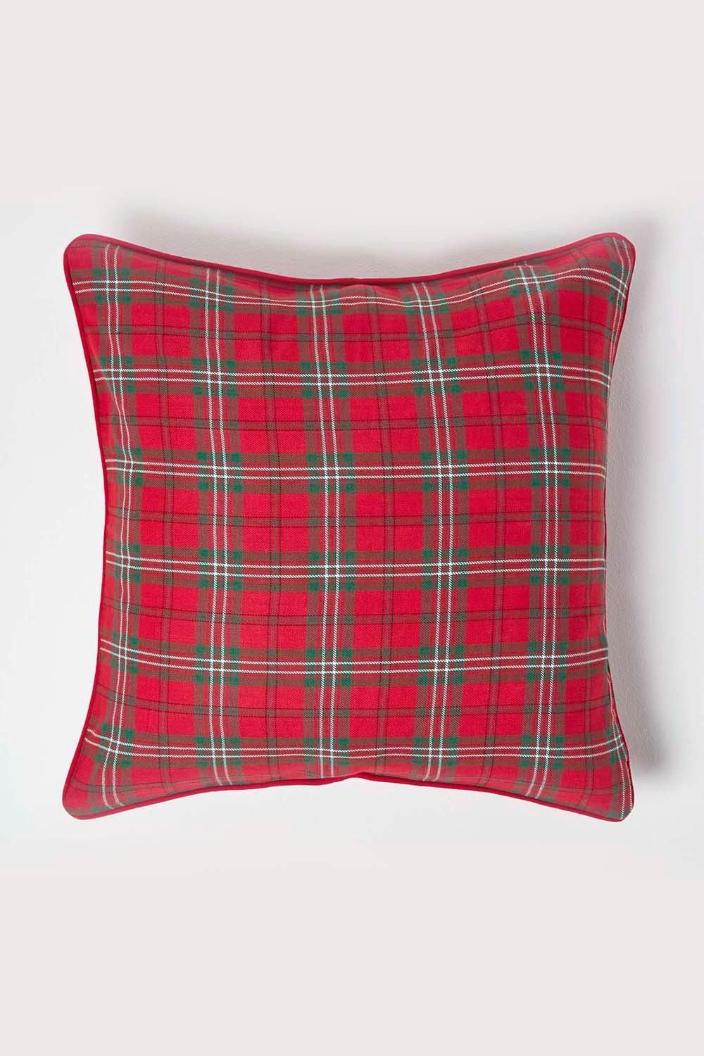 Homescapes Cotton Tartan Cushion Cover in Red