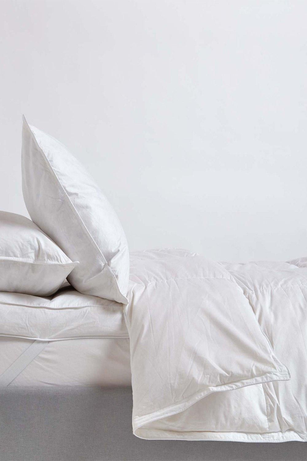 Homescapes Luxury White Duck Down 13.5 Tog Winter Duvet 3