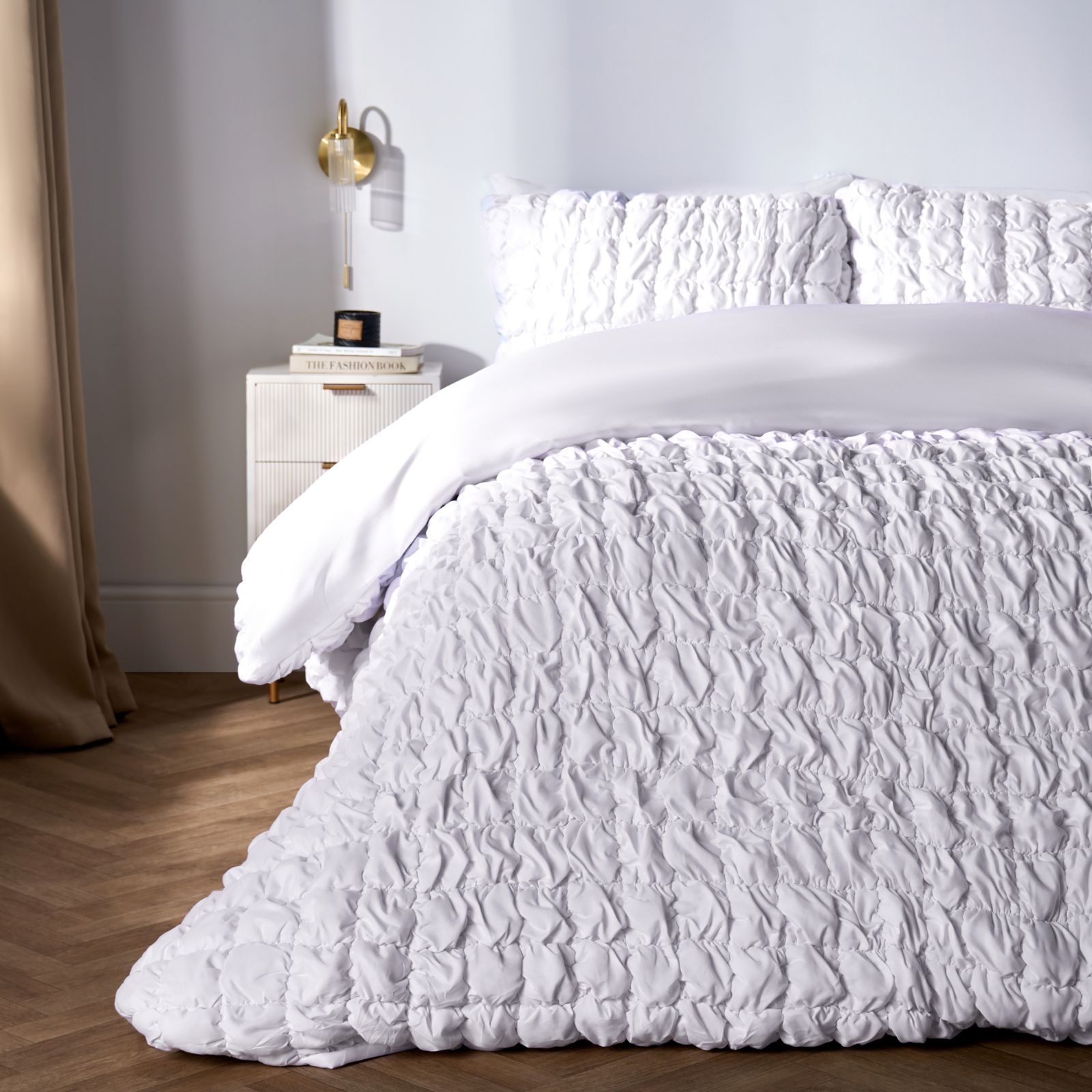 OHS Filled Seersucker Duvet Cover with Pillowcase Bedding Set in White