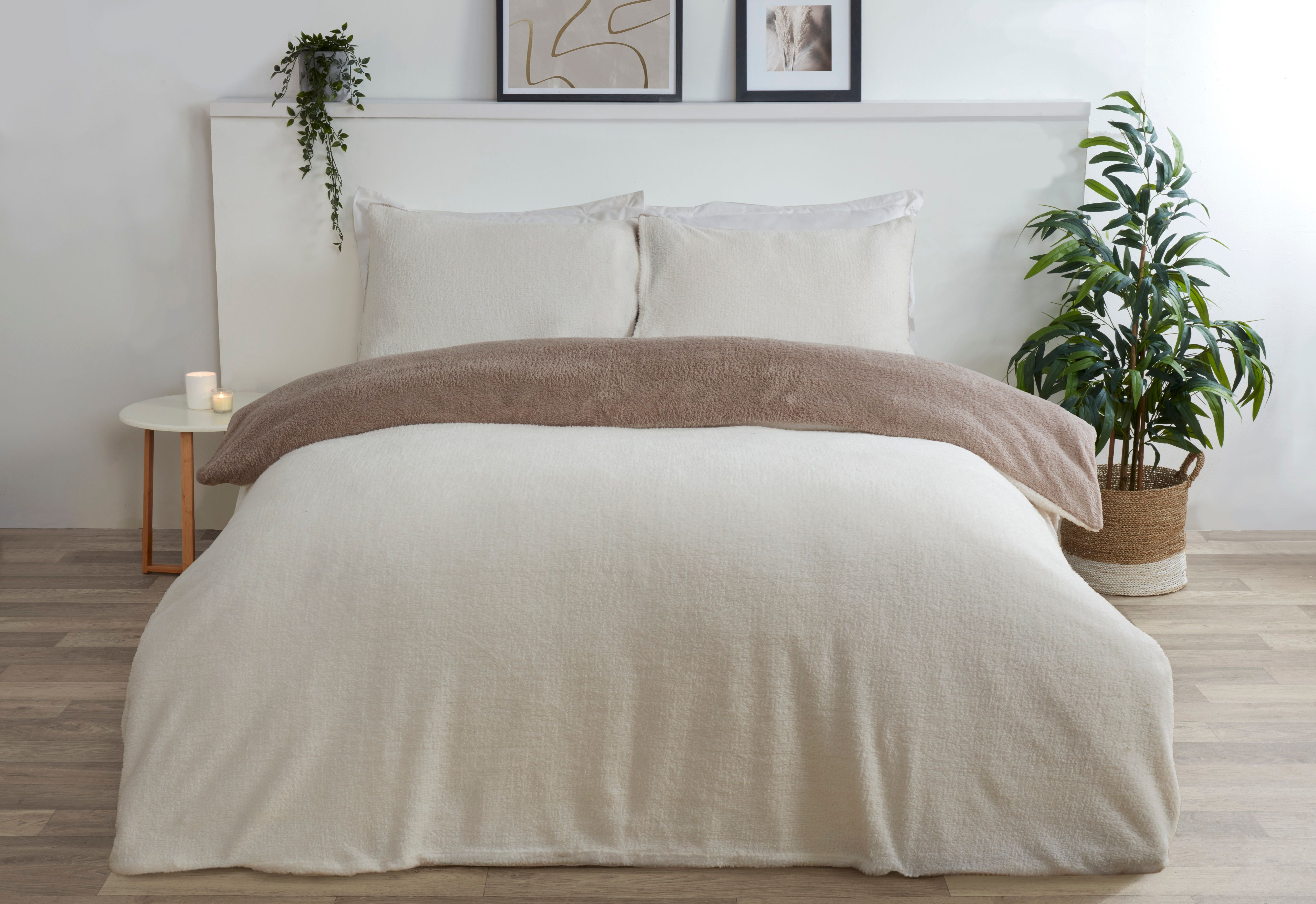 Smart Living Luxury Super Soft & Reversible Teddy Fleece Duvet Cover & Pillowcase in Cream