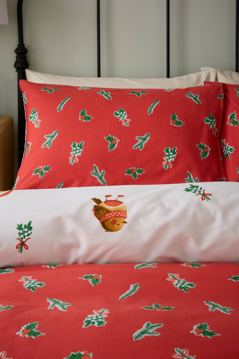 Catherine Lansfield Christmas Robins Reversible Duvet Cover Set in Red 4