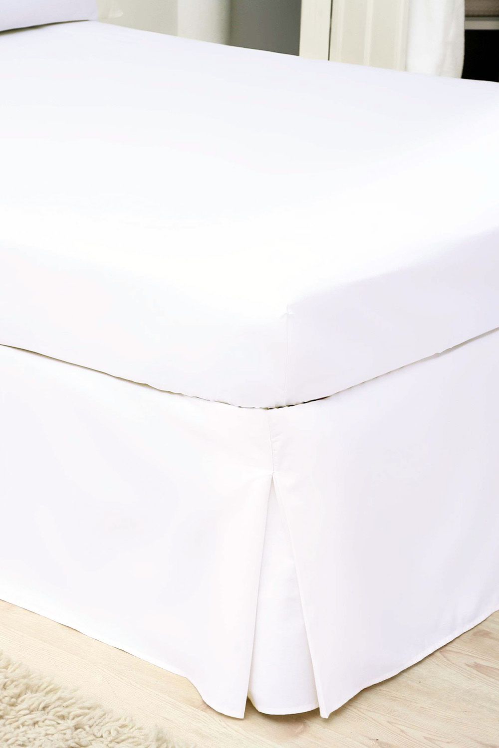 Belledorm Egyptian Cotton 200 Thread Count Platform Valance in White | Size: Super King