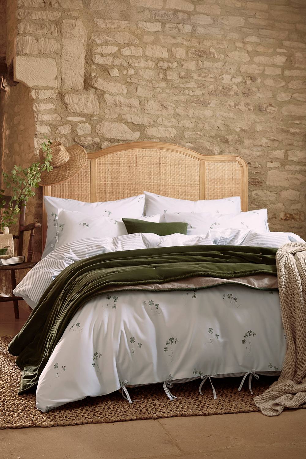 CHRISTY 'Clover' Romantic Floral Cotton Percale Bow-Tied Duvet Cover Set in White