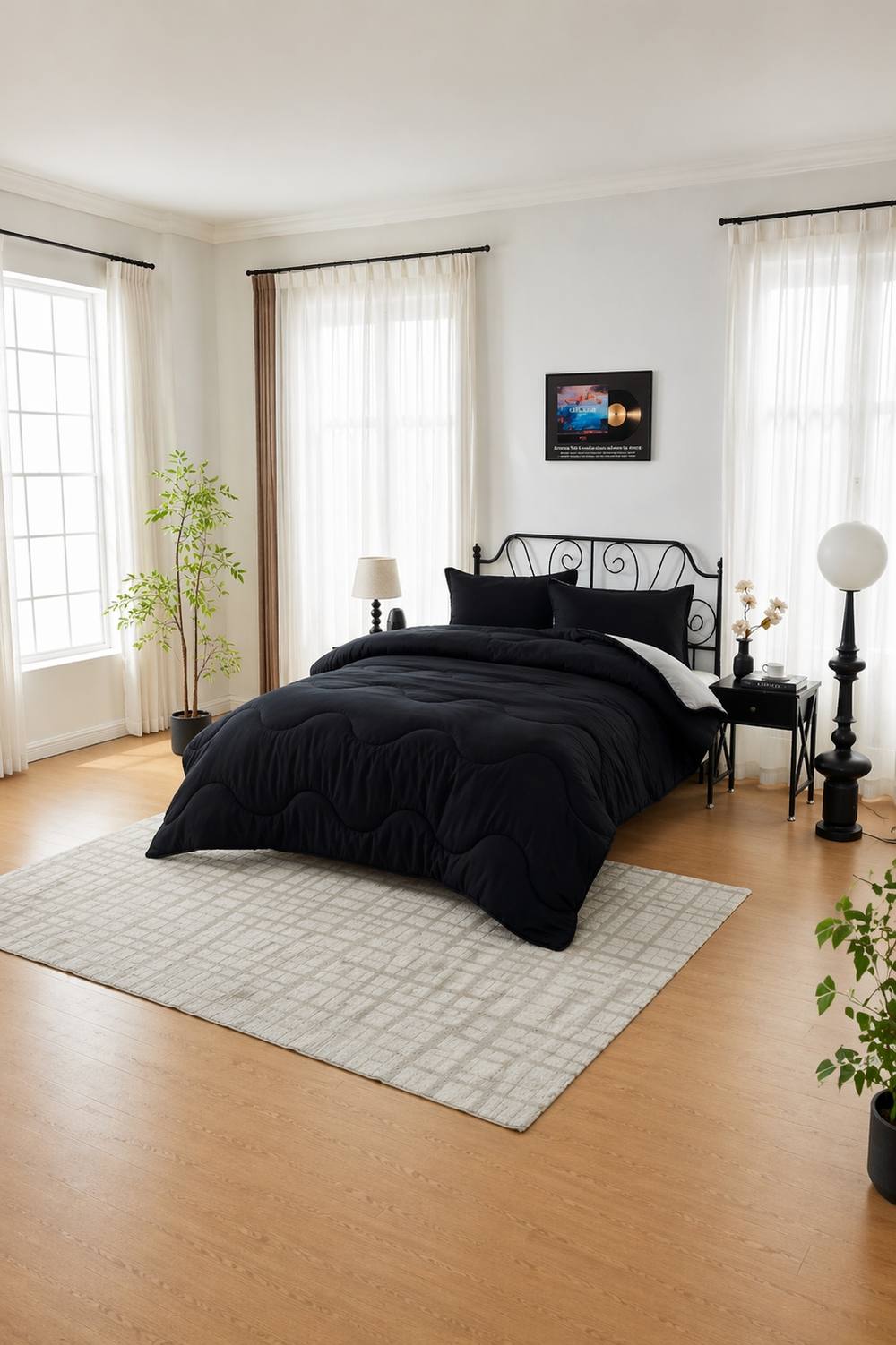 Dyzi 10.5 Tog Supersoft Microfibre Duvet - Coverless or Covered Set in Black