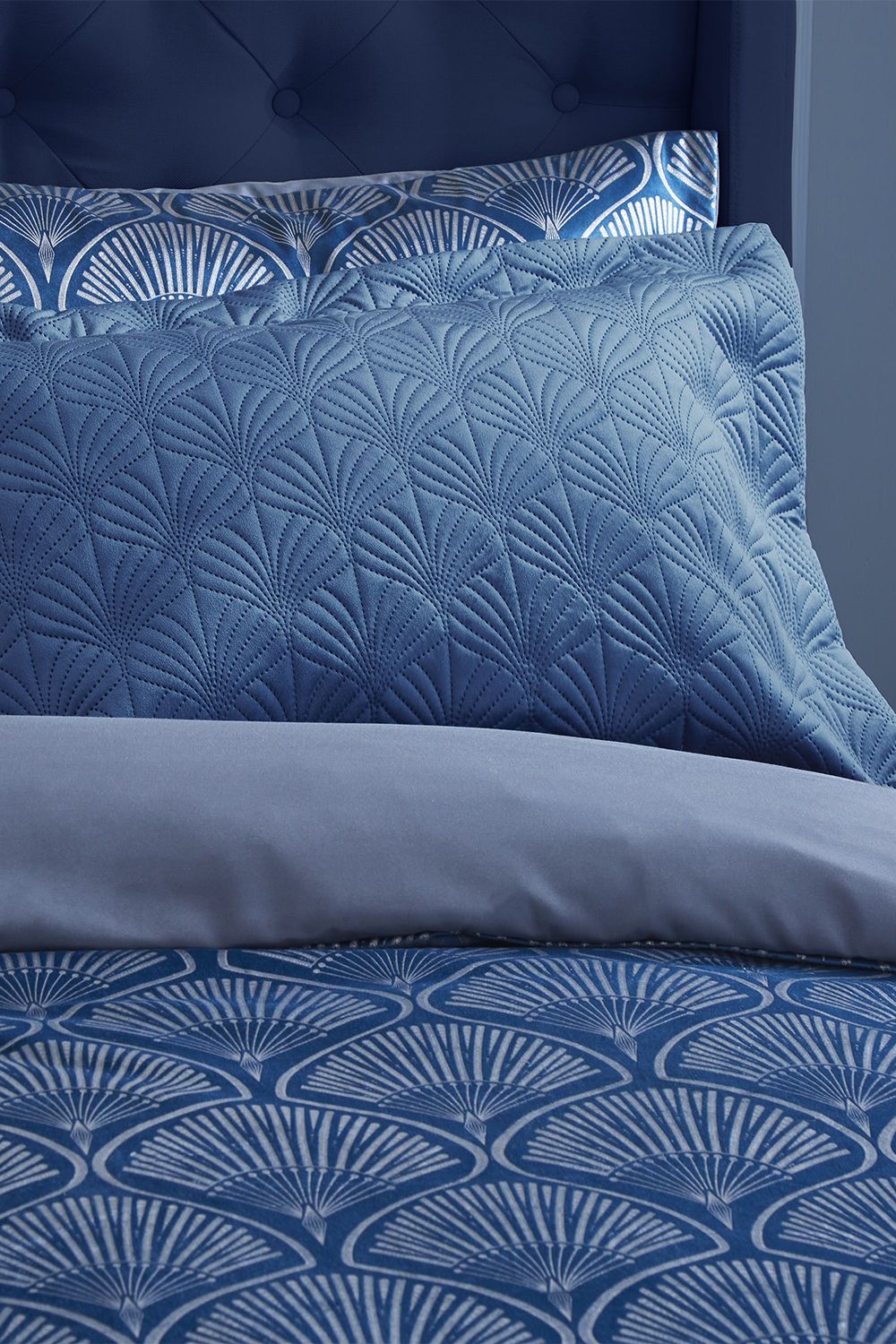 Catherine Lansfield 'Art Deco Pearl' Pillowsham Pair in Navy