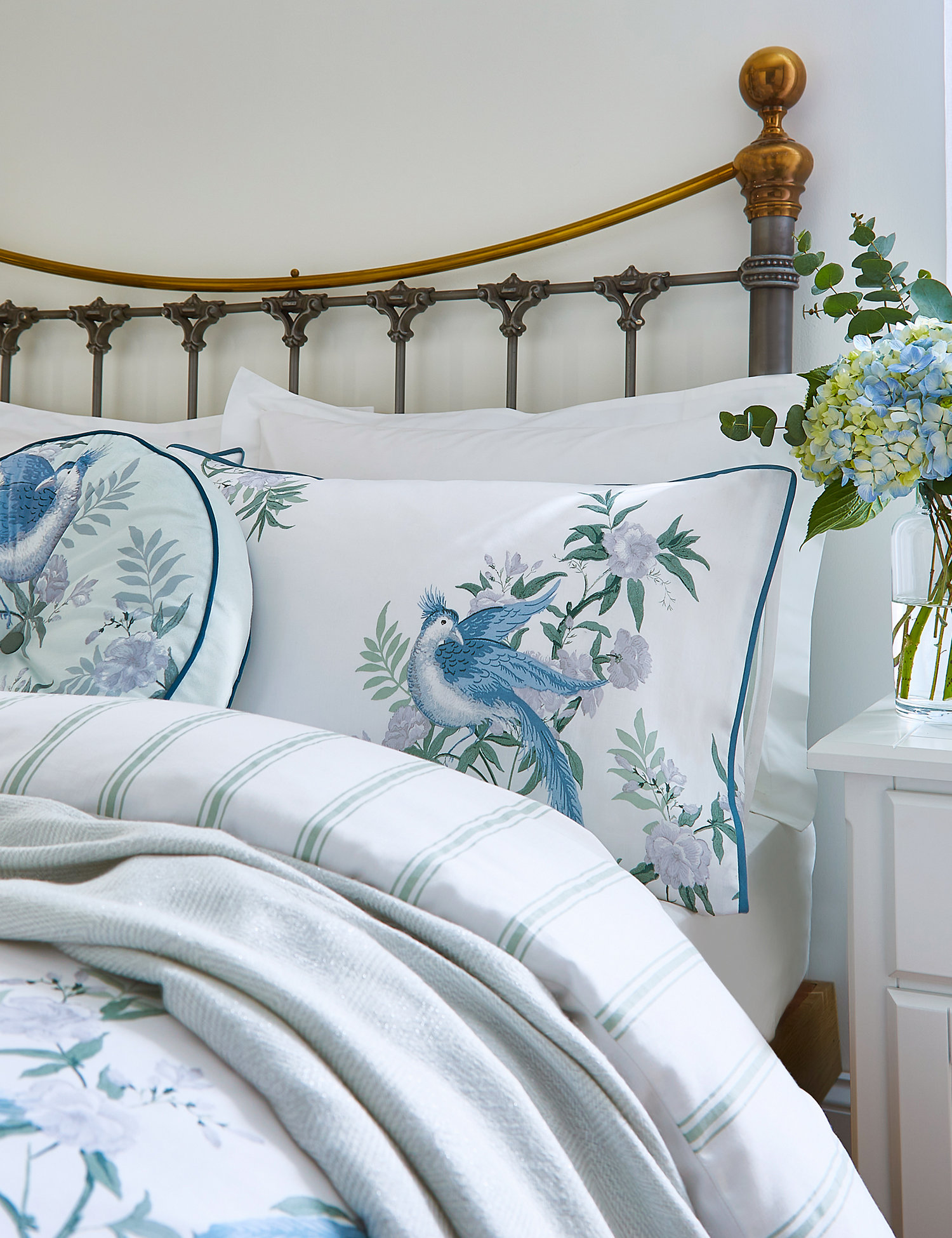 M&S Laura Ashley 2 Pack Pure Cotton Osterley Pillowcases