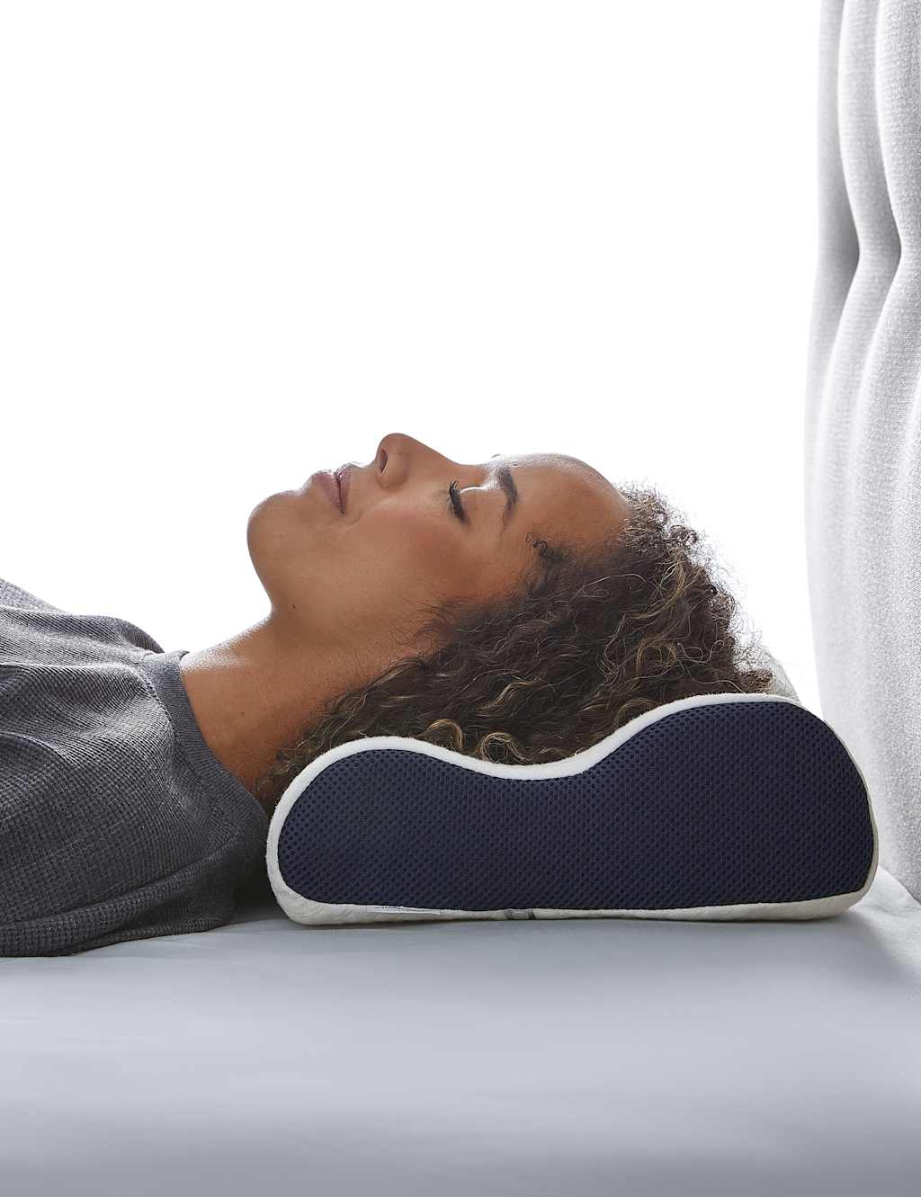 Silentnight Memory Foam Sleep Therapy Contour Support Pillow White Mix