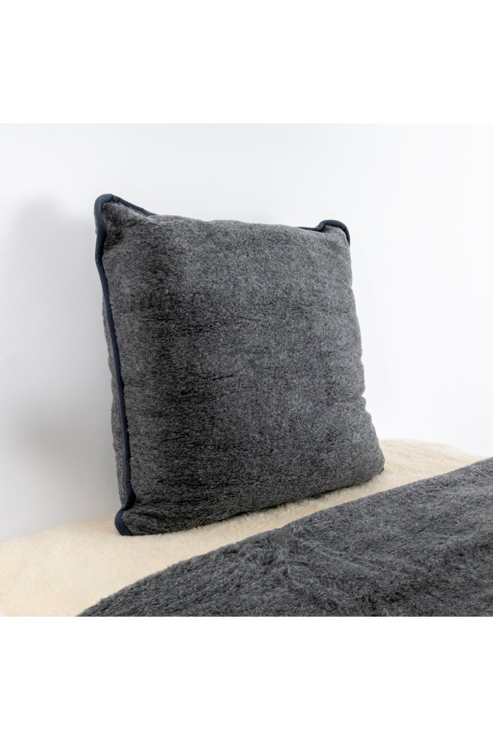 Native Natural Merino Wool Pillow - Grey