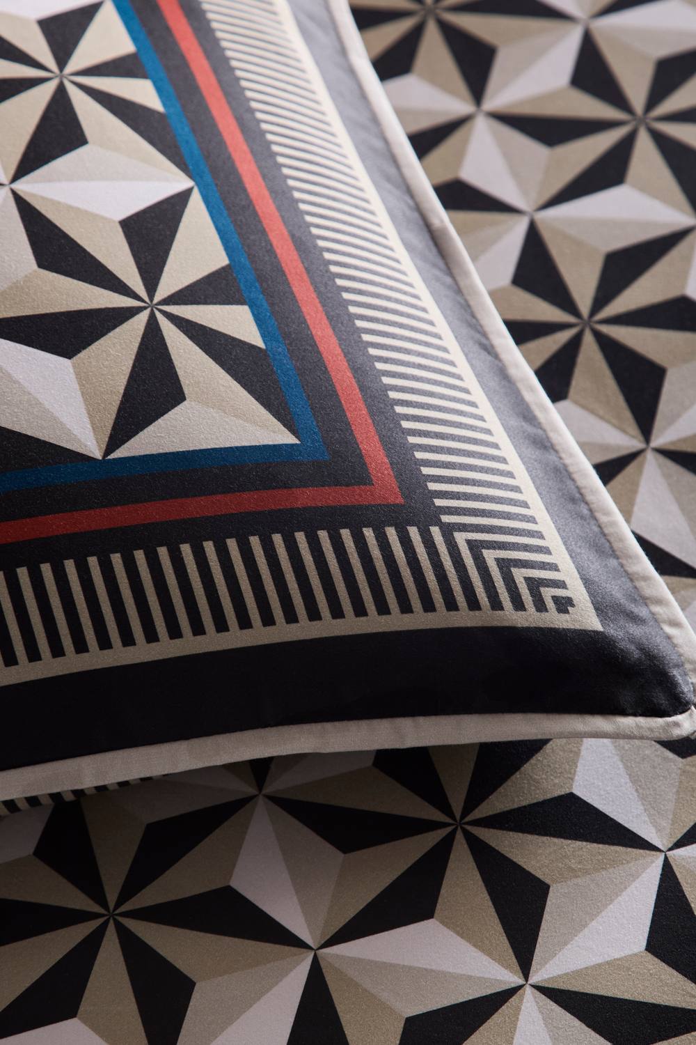 Laurence Llewelyn-Bowen 'Hero' 100% Cotton Duvet Cover Set 3
