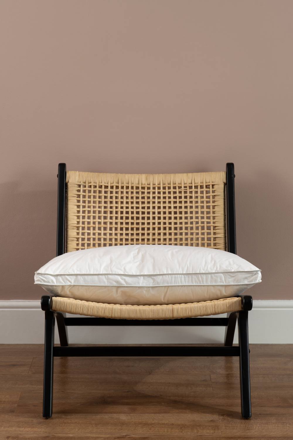 Soak&Sleep 80% Goose Down Pillow - Medium in White