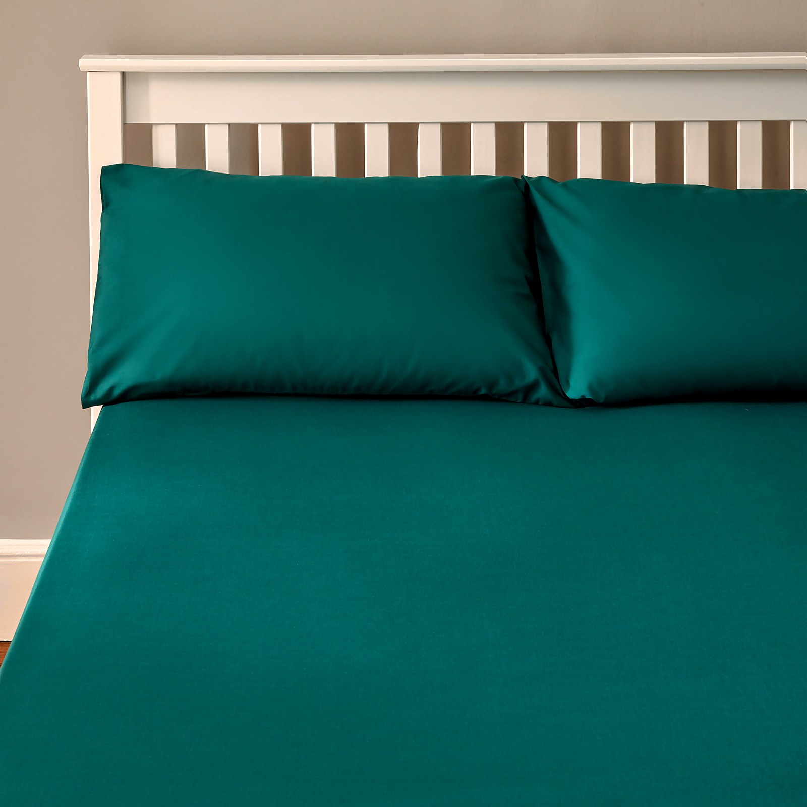 The Willow Manor Easy Care Percale Double Fitted Sheet - Dark Teal