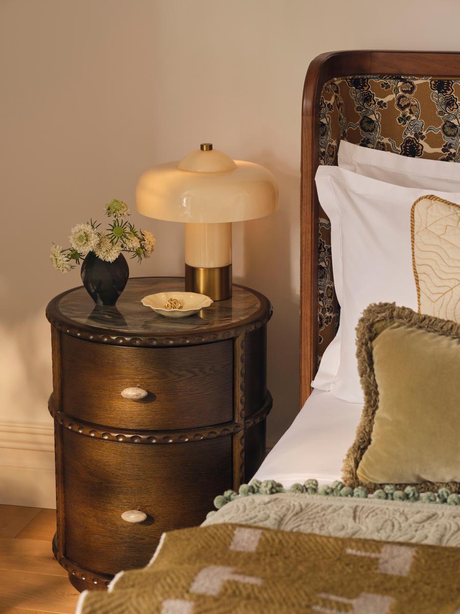 Giovanni Table Lamp, Cream