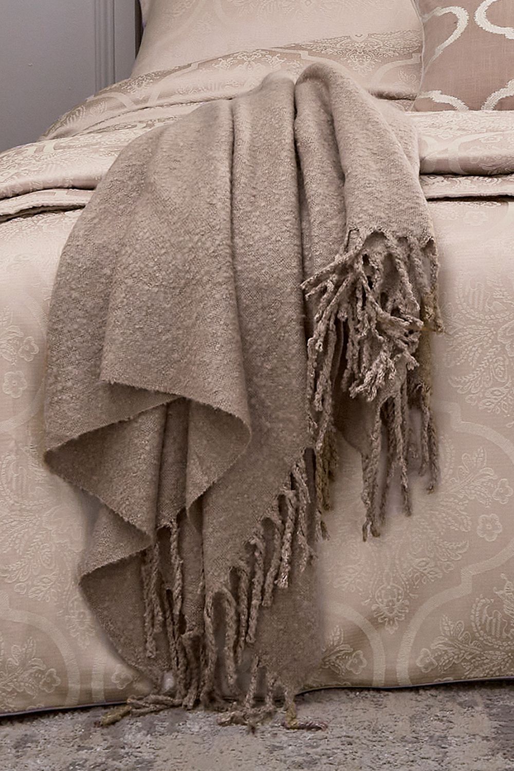 1951 'Reza' Woven Throw in Pink