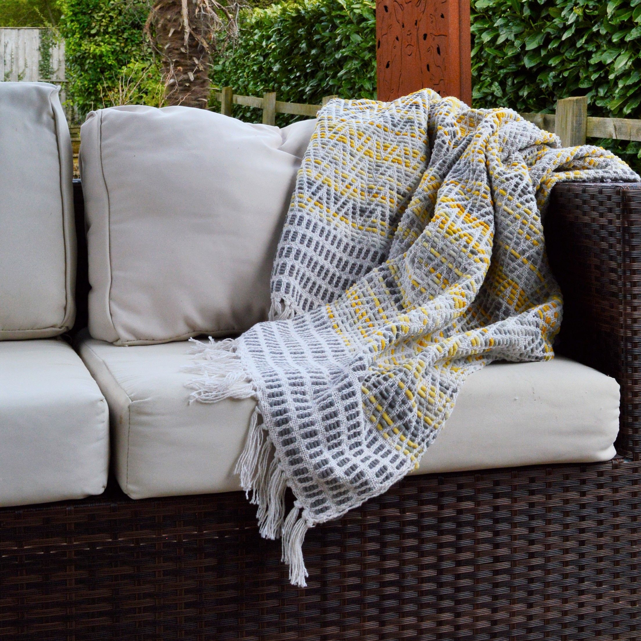Allure Bath Fashions Zig Zag Heavyweight Herringbone Throw Blanket in Mustard