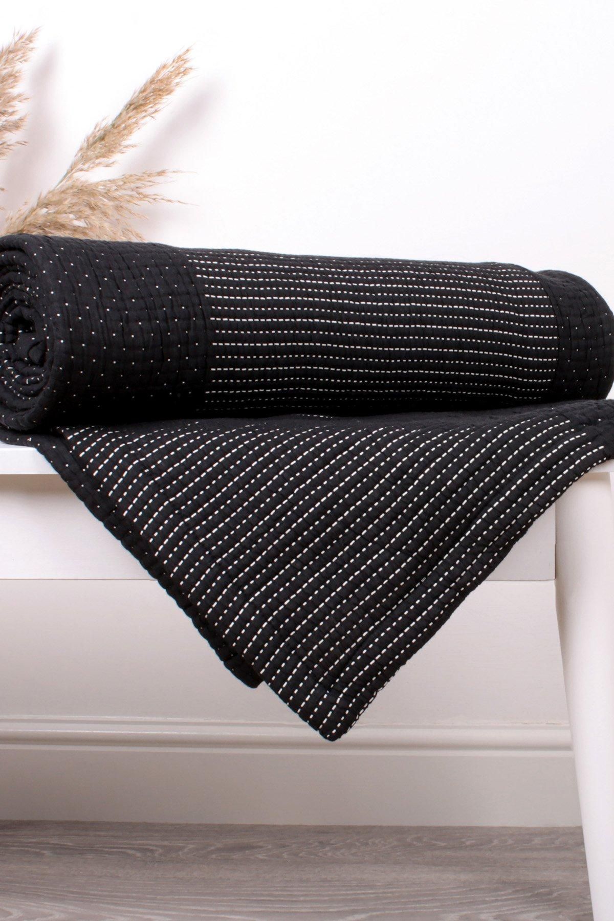 Appletree 'Verity' 100% Cotton Bedspread in Black