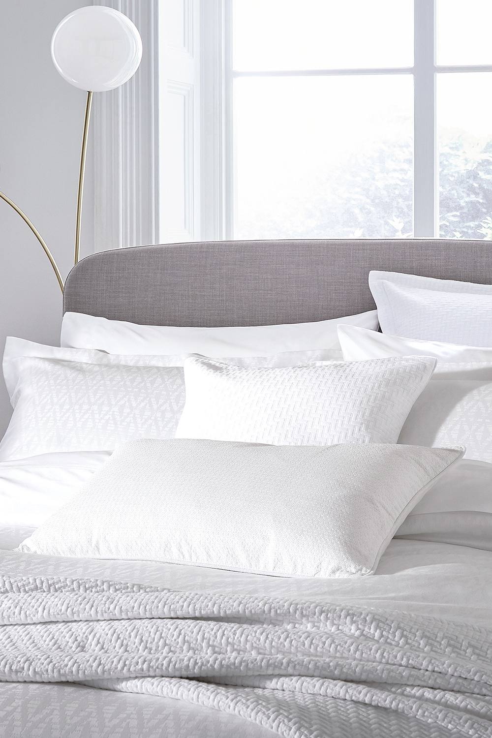 1951 'Kham' Cotton Duvet Cover in White 2
