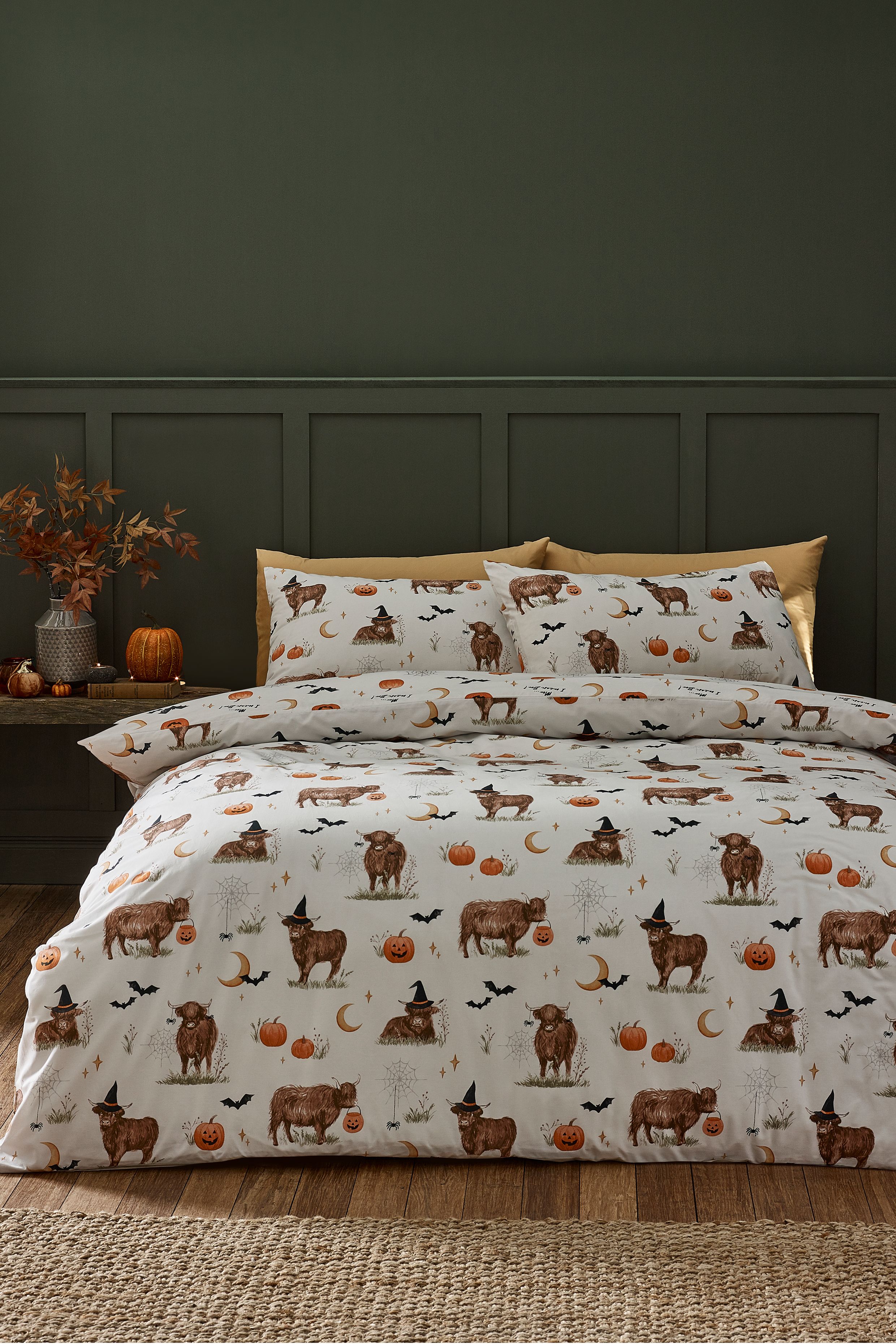 Catherine Lansfield 'Halloween Highland Cow' Reversible Duvet Cover Set in Natural