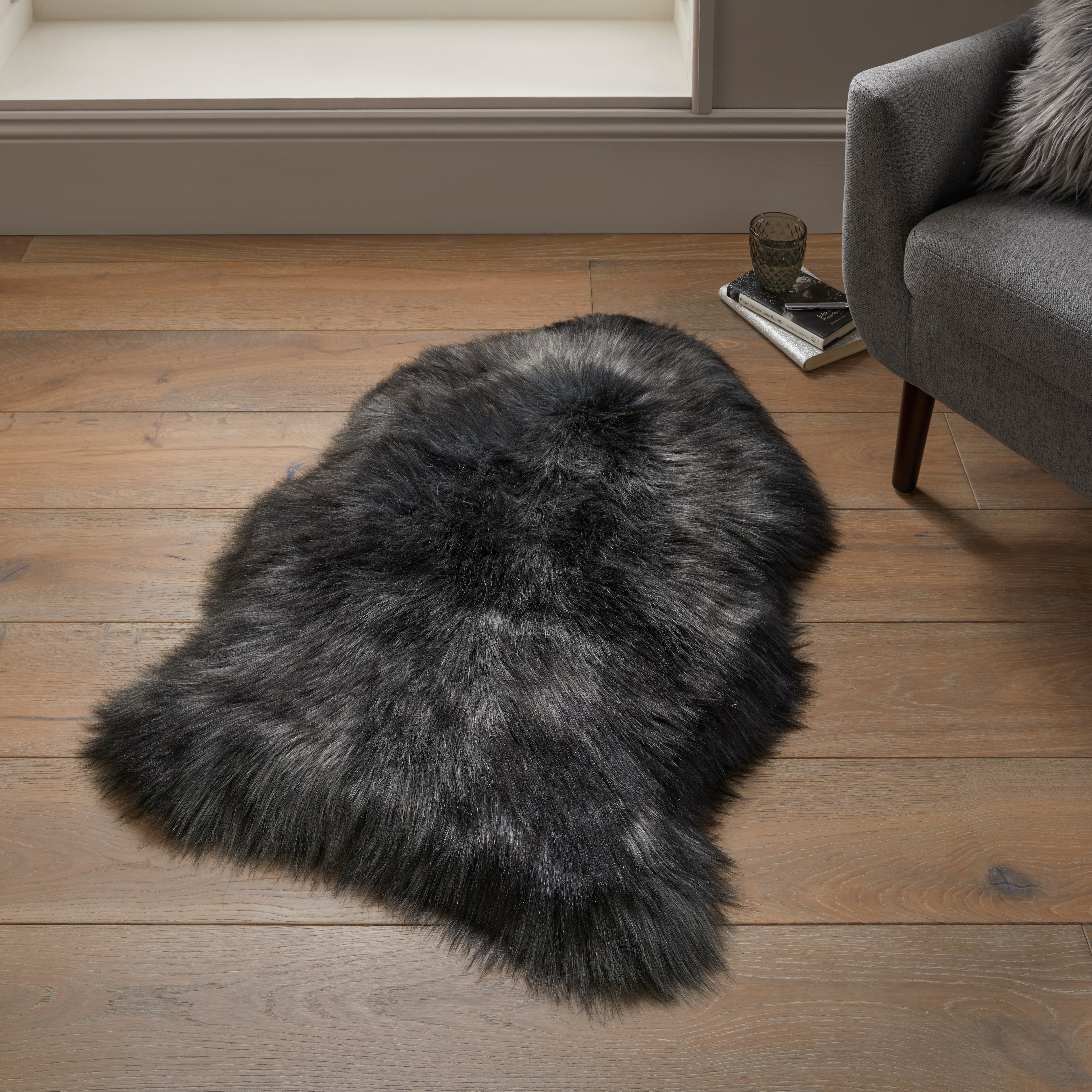 Siberia Single Pelt Faux Sheepskin Rug Siberia Charcoal