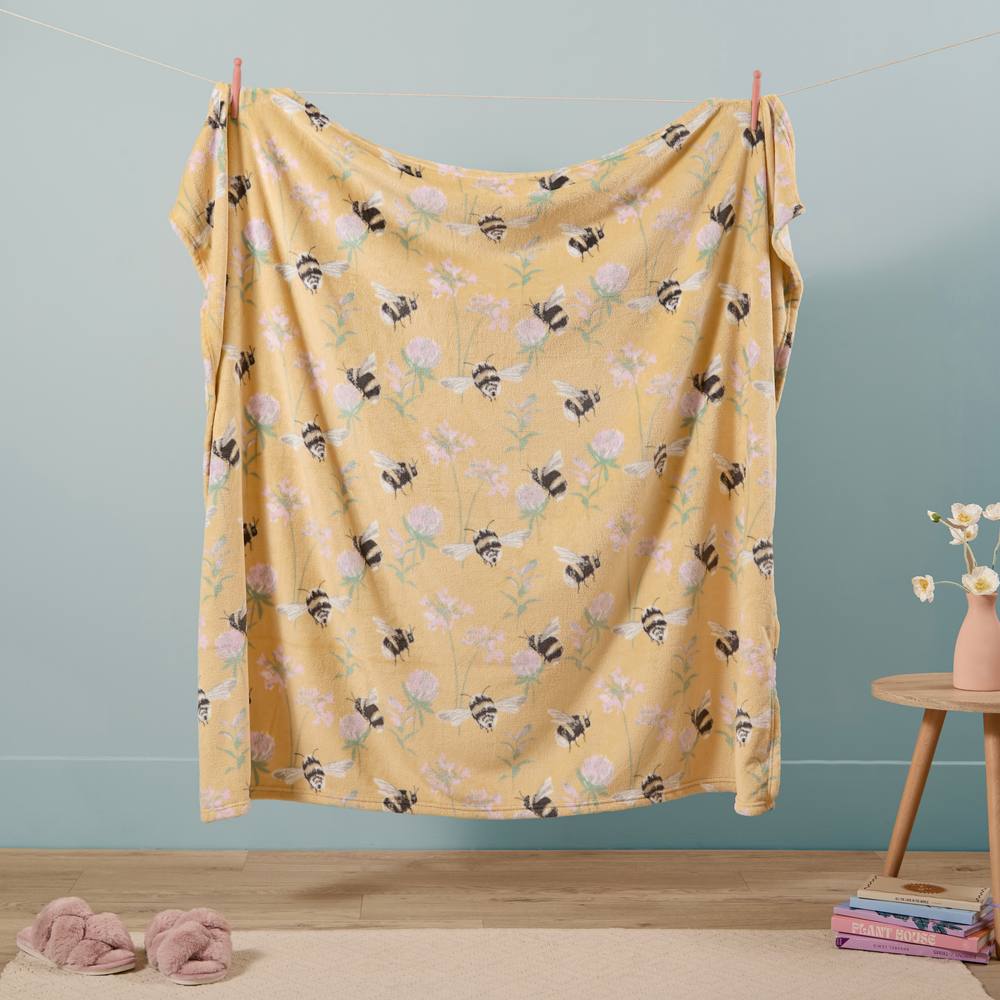 Furn Country Bee Printed Soft Fleece Throw in Yellow