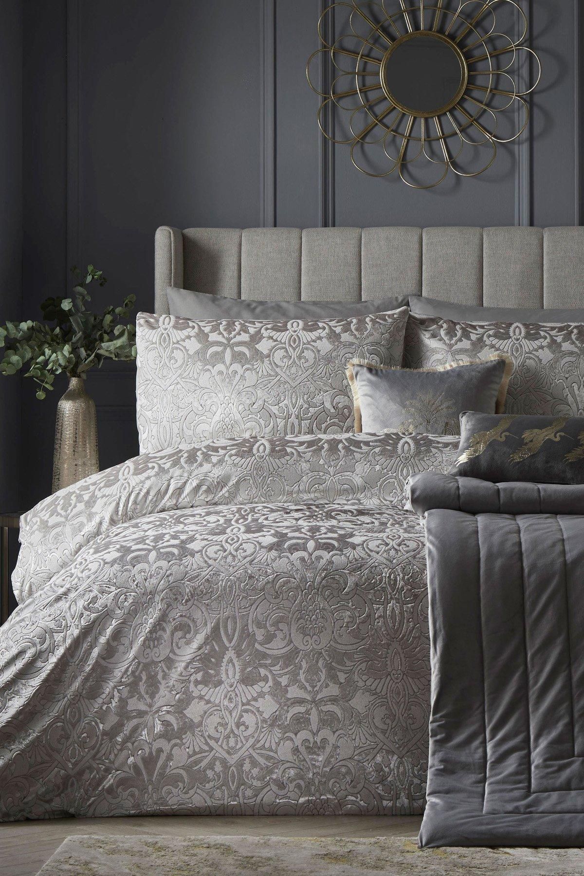 Laurence Llewelyn-Bowen 'Firenza' Damask Velvet Duvet Cover Set in Silver