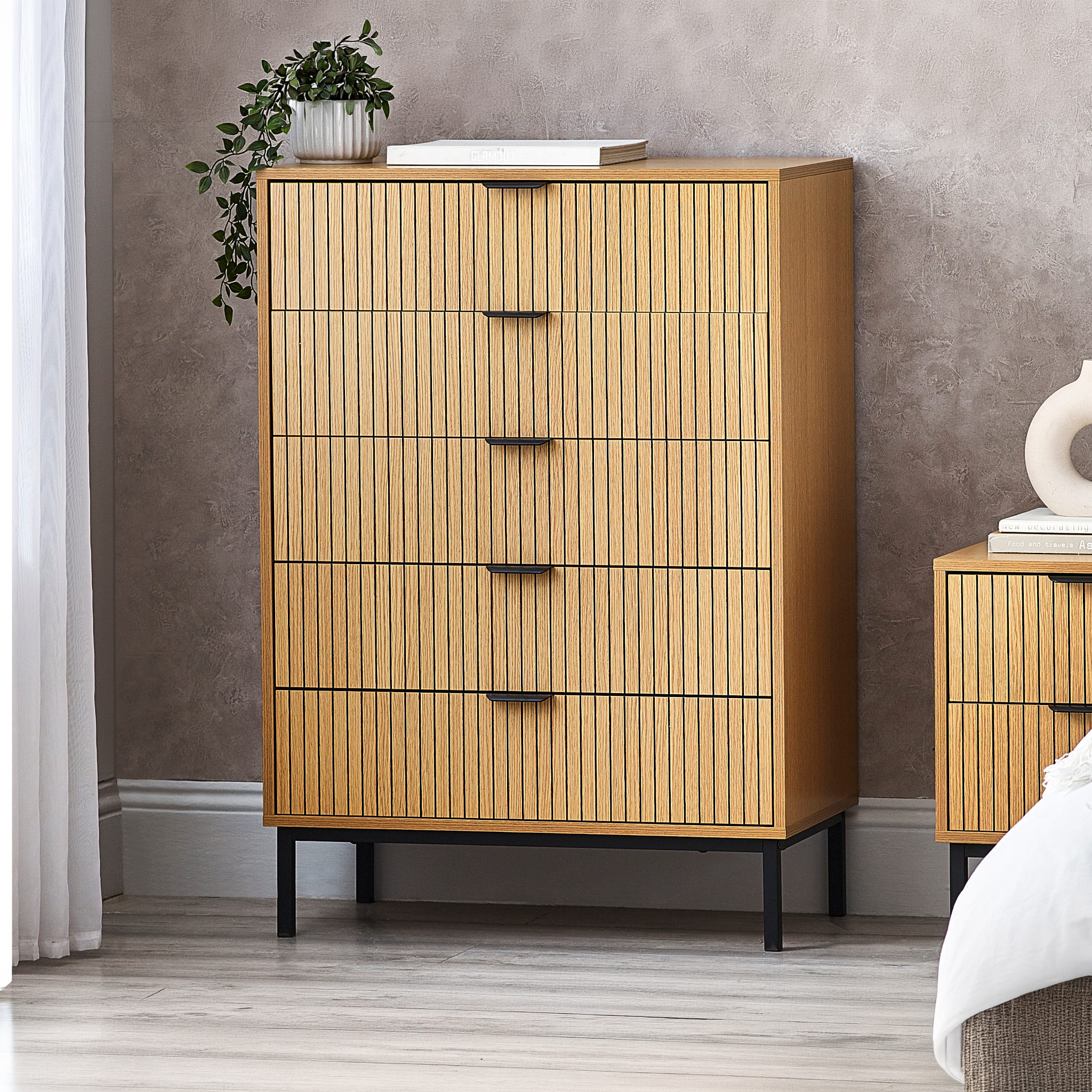 Sia – 5 Drawer Chest of Drawers – Oak/Black – Wood/Metal - Happy Beds