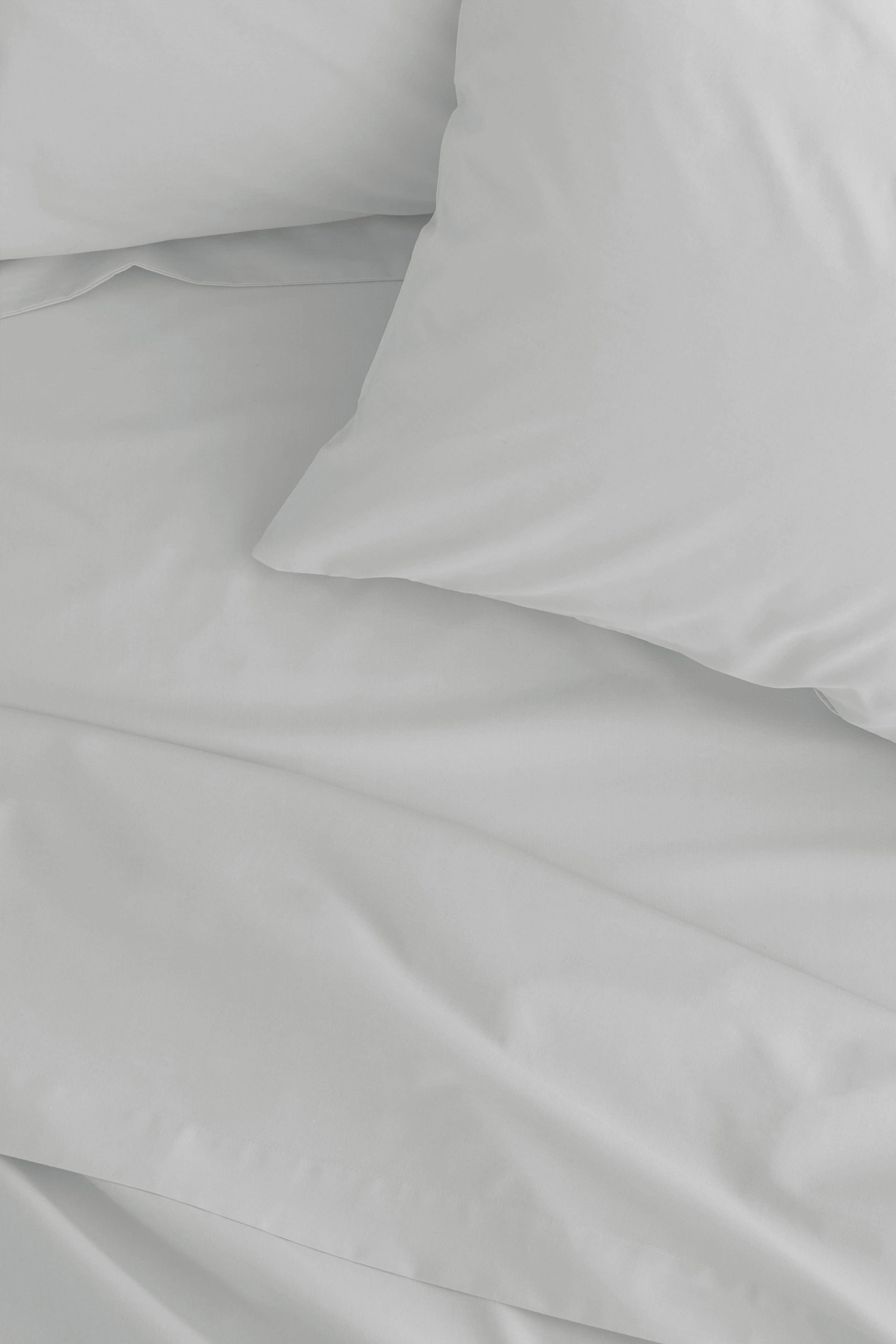 Catherine Lansfield 'Easy Iron Percale' Flat Sheets in White 3