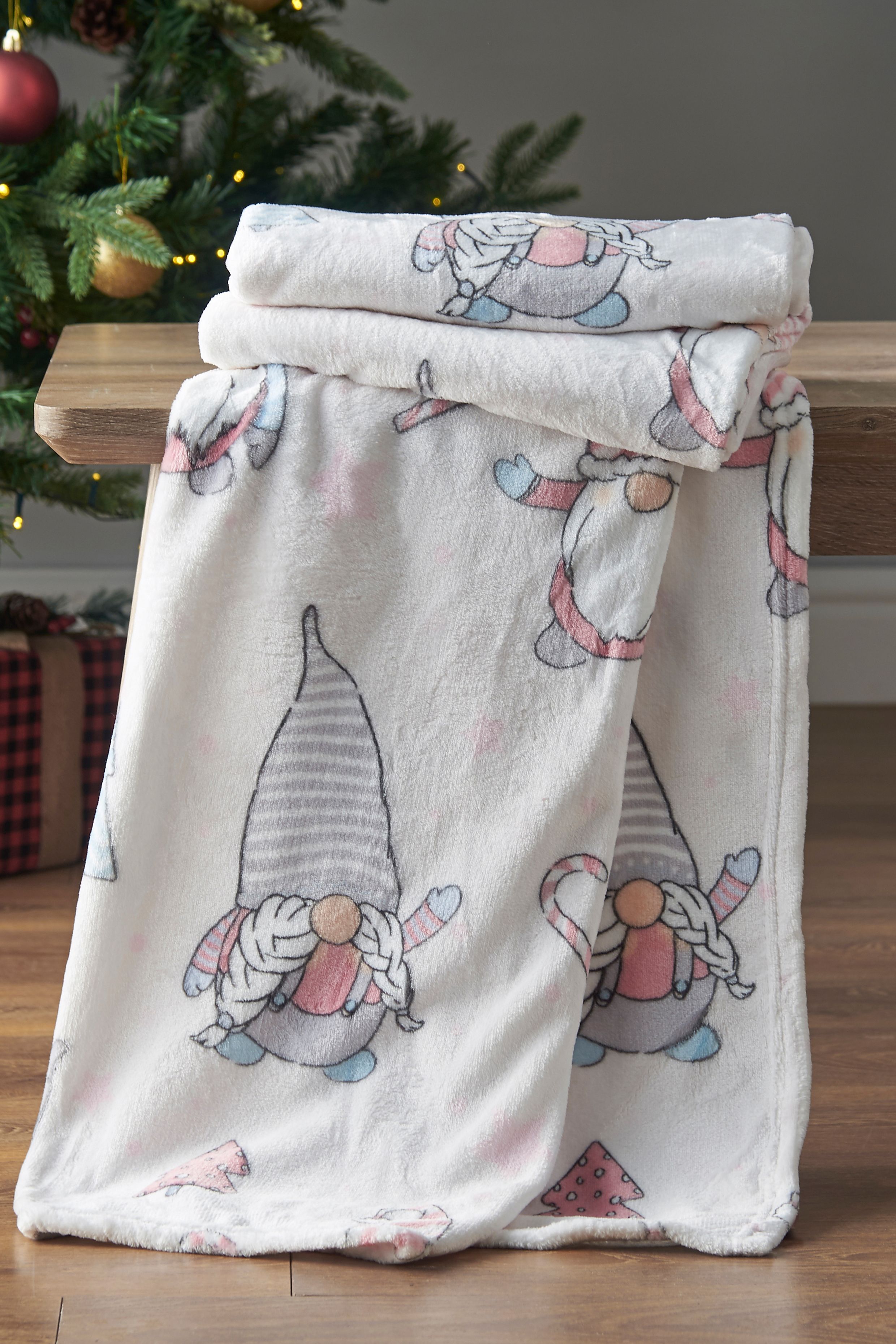 Catherine Lansfield 'Christmas Gnomes' Blanket Throw in Pink