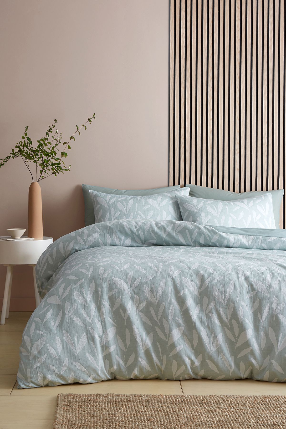 Appletree 'Emile' Jacquard Leaf Pattern Print Duvet Cover Set in Green