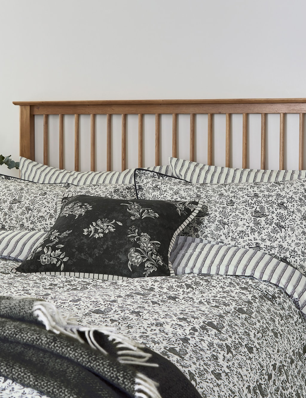 Burleigh X Bedeck Of Belfast Pure Cotton Regal Peacock Bedding Set Charcoal Mix