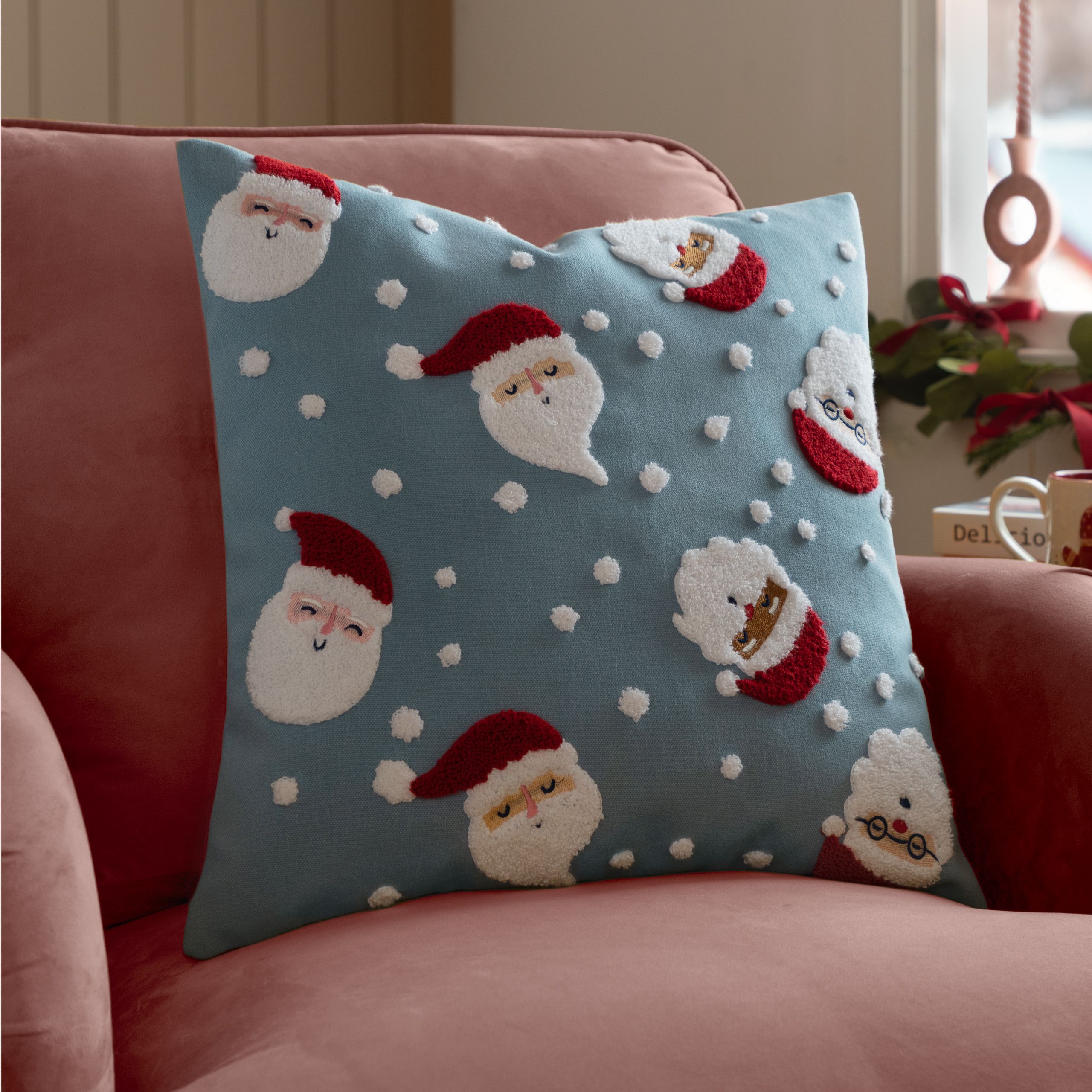 Furn Santas Tufted Cushion