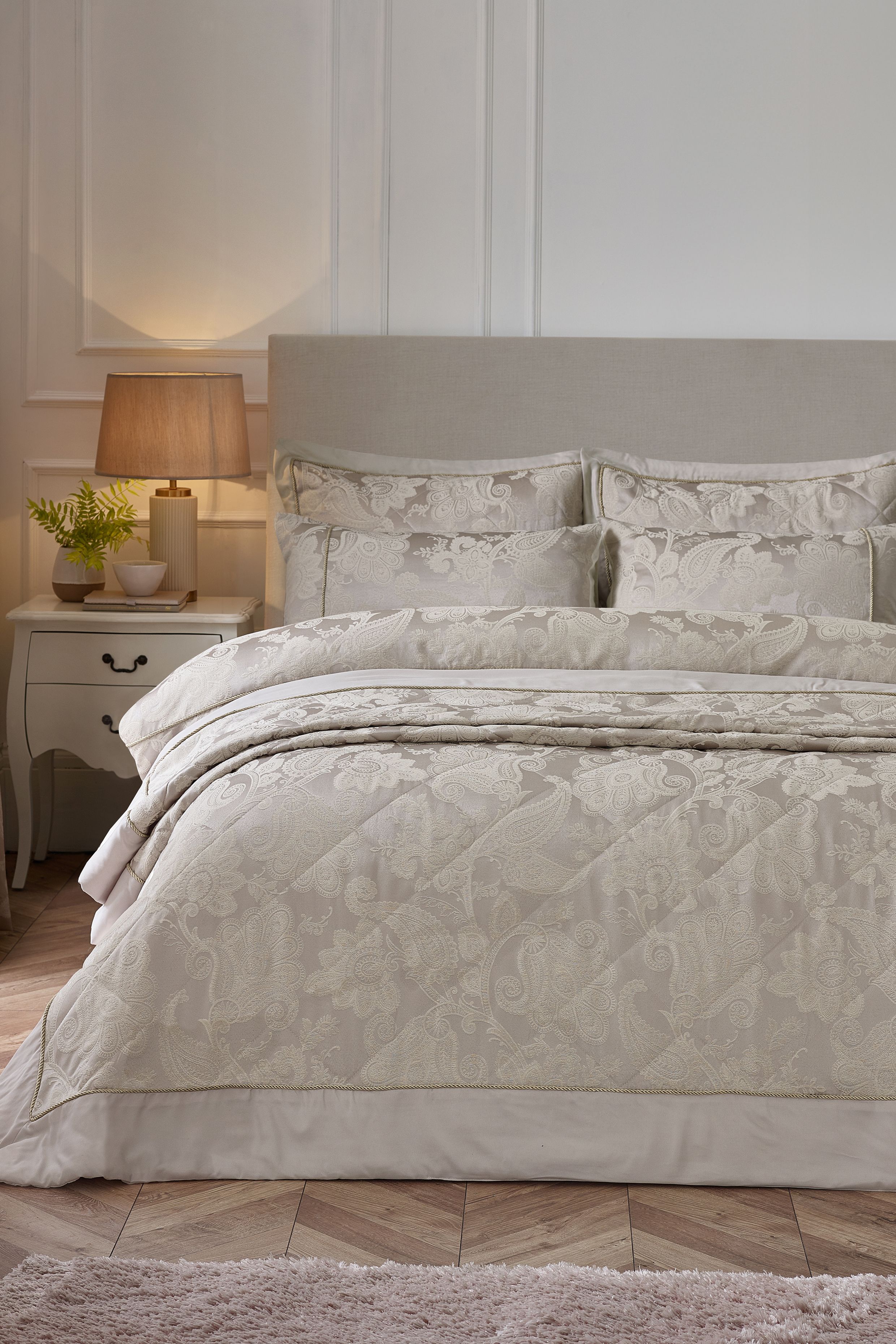 Catherine Lansfield 'Opulent Jacquard' Bedspread in Gold 3